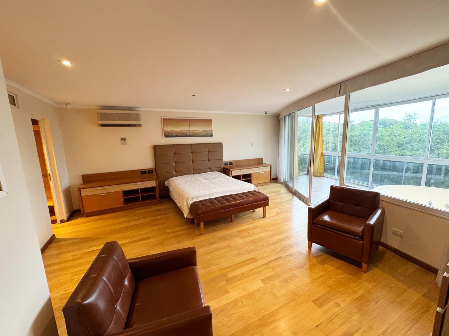 Departamento en Venta de 5 dormitorios