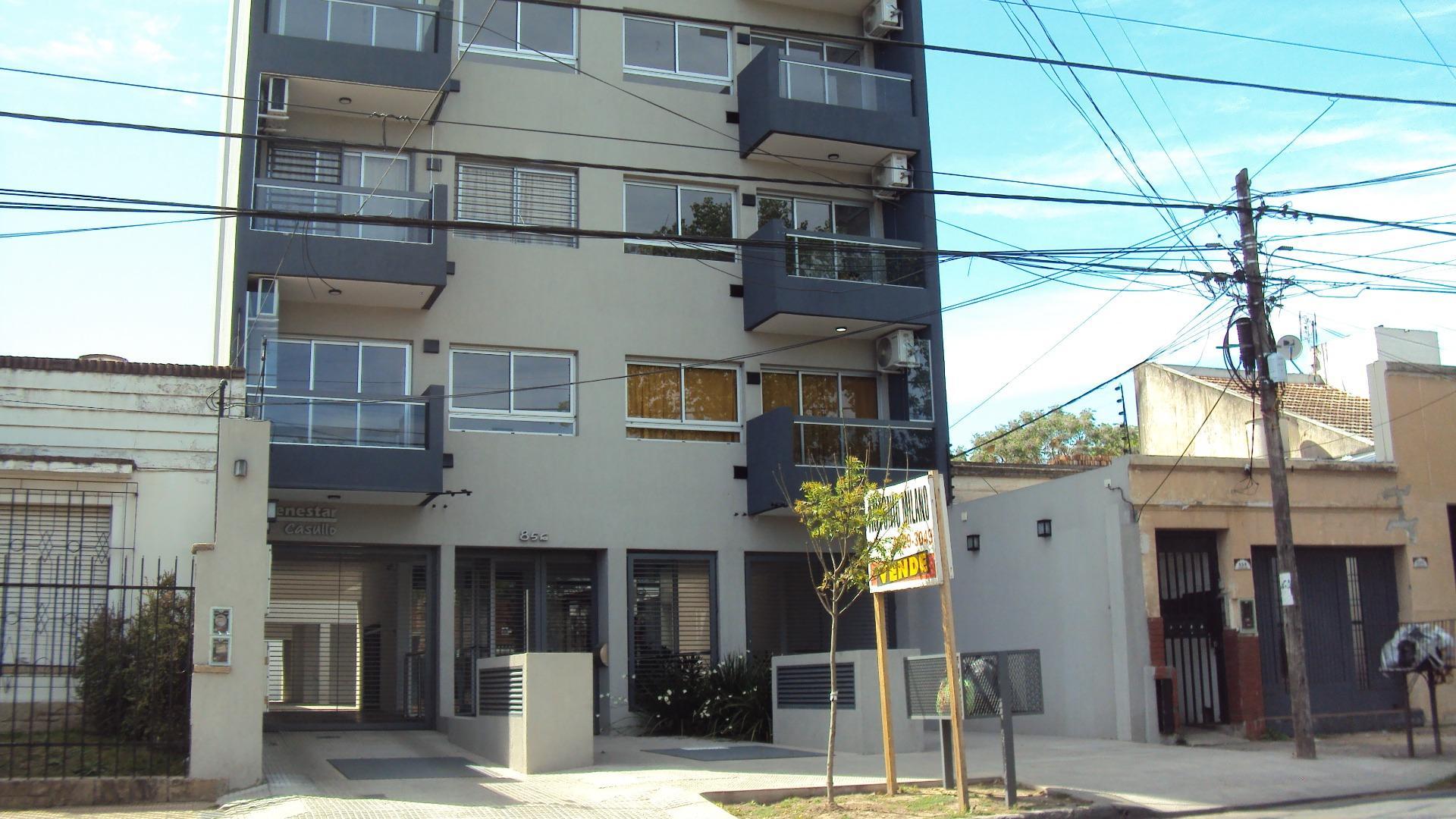 3  AMBIENTES CON COCHERA DESCUBIERTA