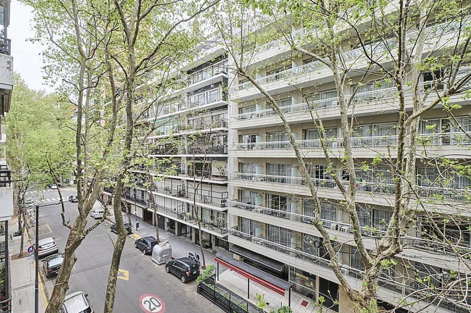 Departamento 4 ambientes Piso Reciclado Impecable Luminoso Dependencia en Palermo Chico