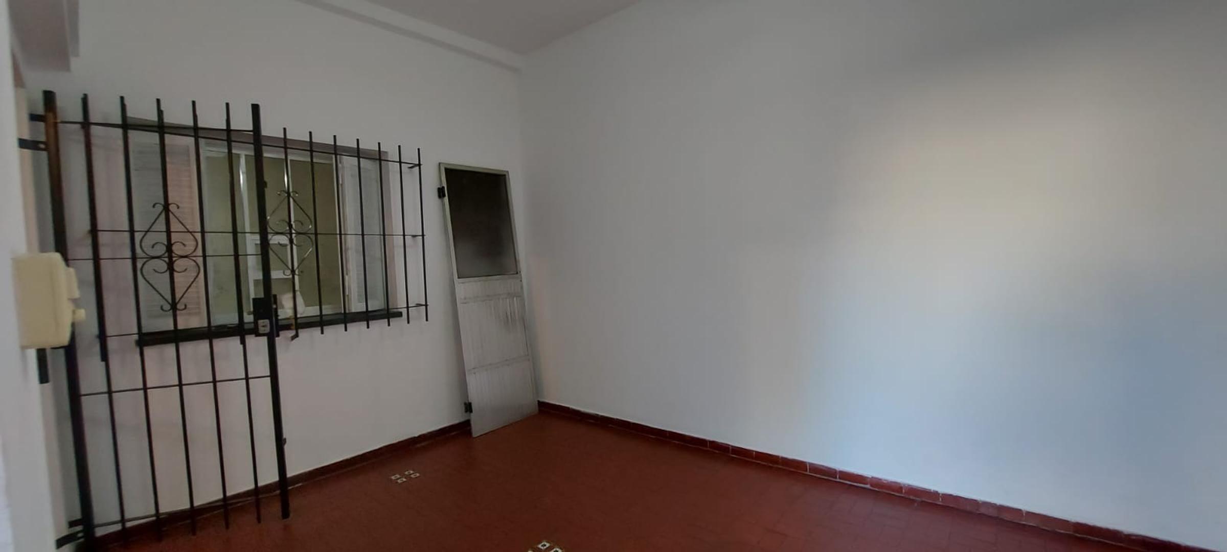 Depto Tipo Casa en Alquiler en Villa Martelli, $ 850.000