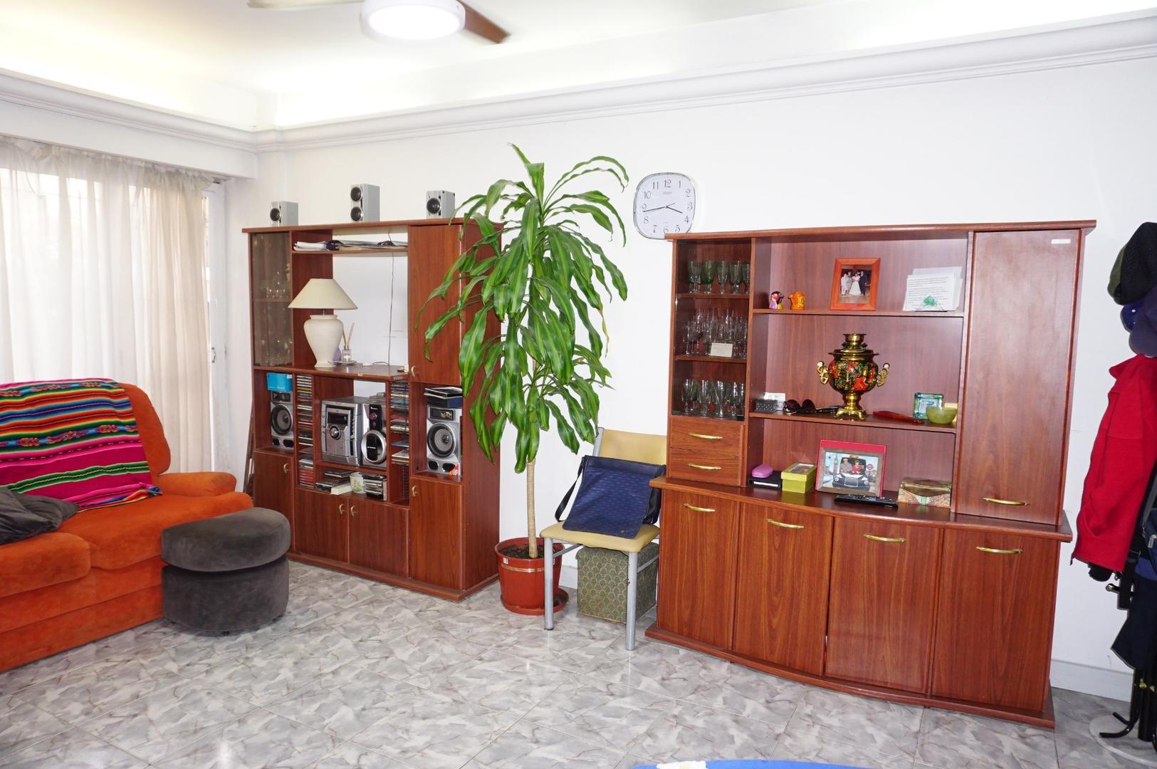 Uriburu 300 , Piso 1