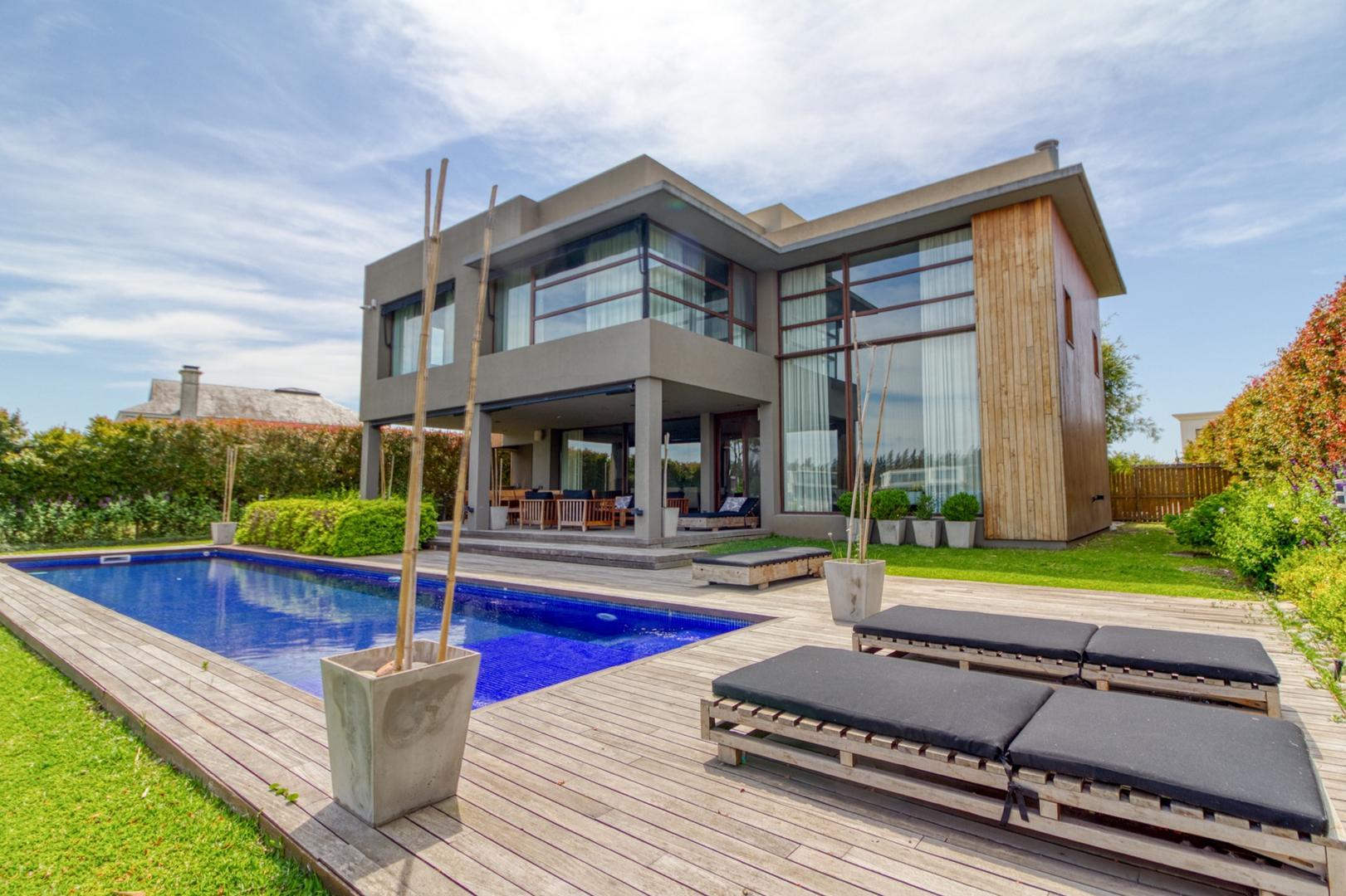 Albanueva - Casa con amarra y vista al río