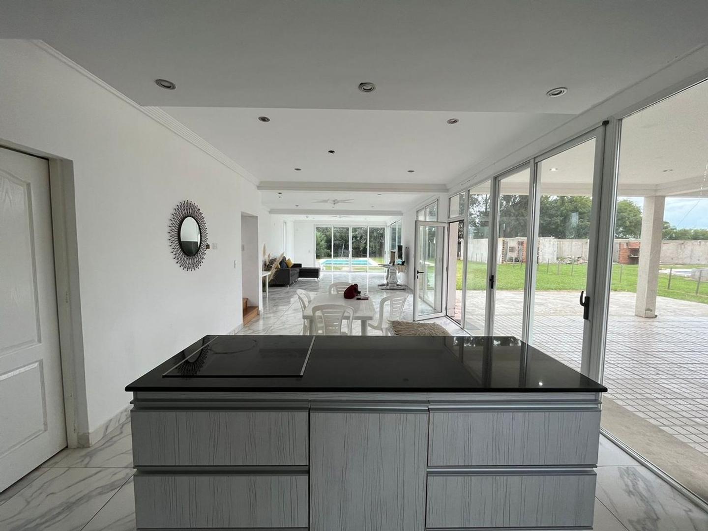 VENTA CASA QUINTA CHASCOMUS CON CABAÑAS Y PISCINA