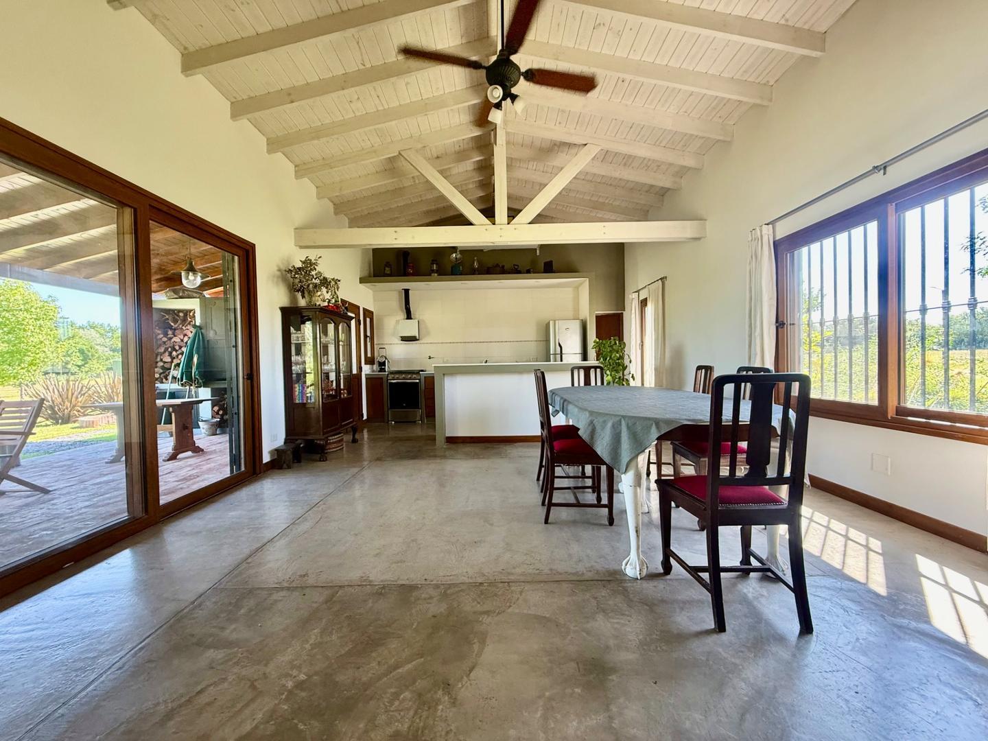 Casa en Venta con 5 cocheras