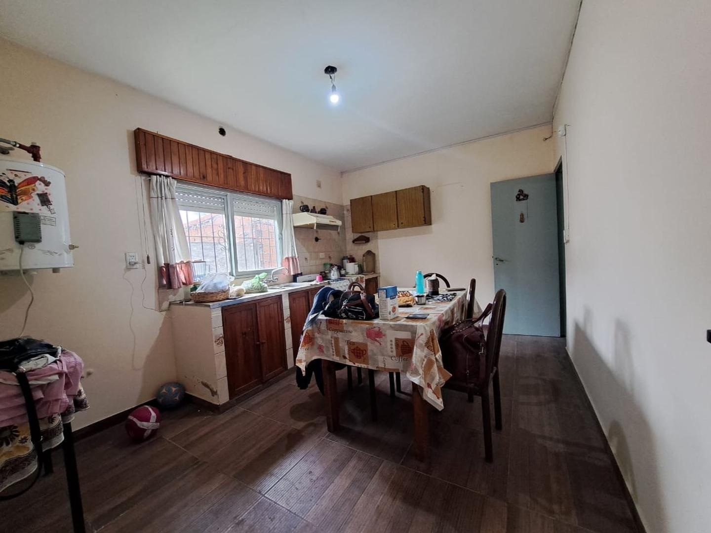 Casa 3 ambientes con 1 baño