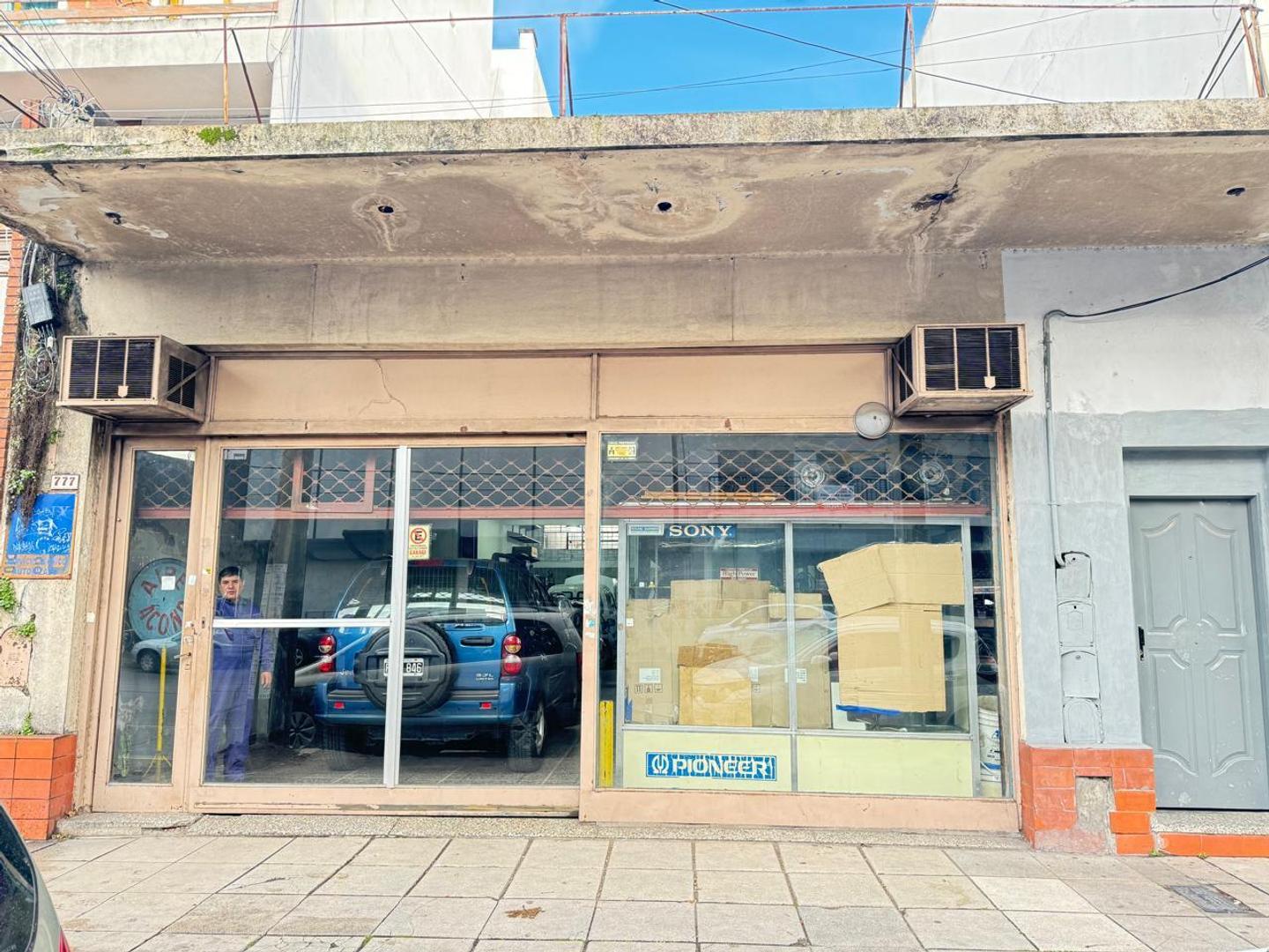 Hipólito Yrigoyen 777