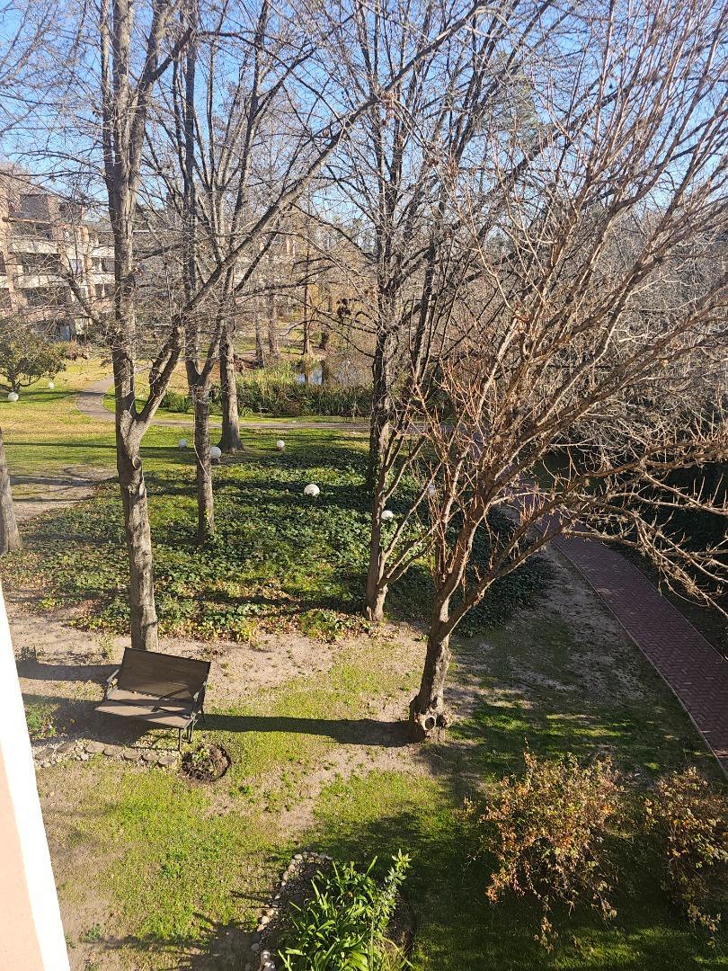 Departamento en alquiler con cochera