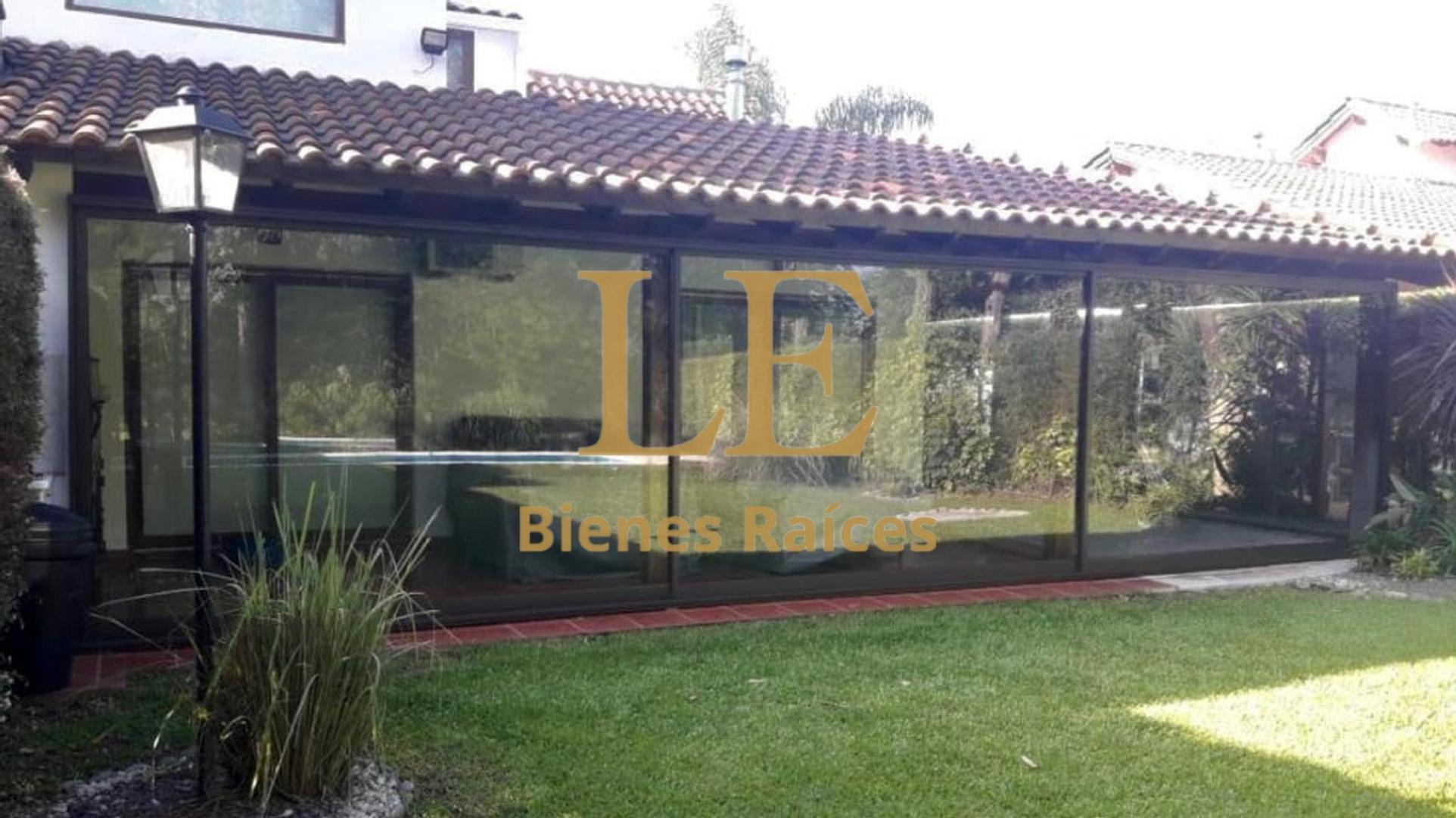 Casa 4 ambientes con 3 baños