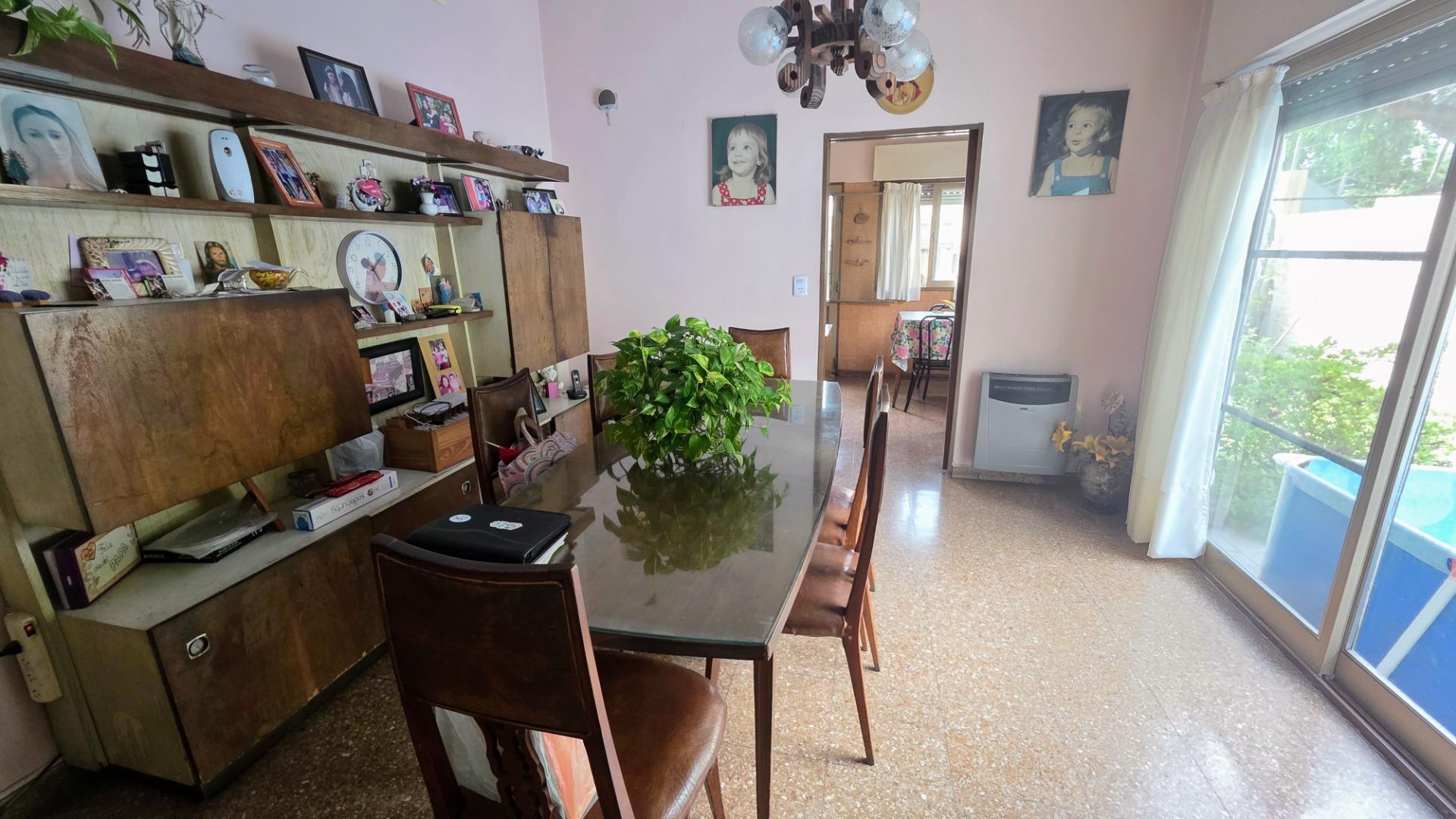 Venta Casa 4 amb con Garage doble en Quilmes Oeste