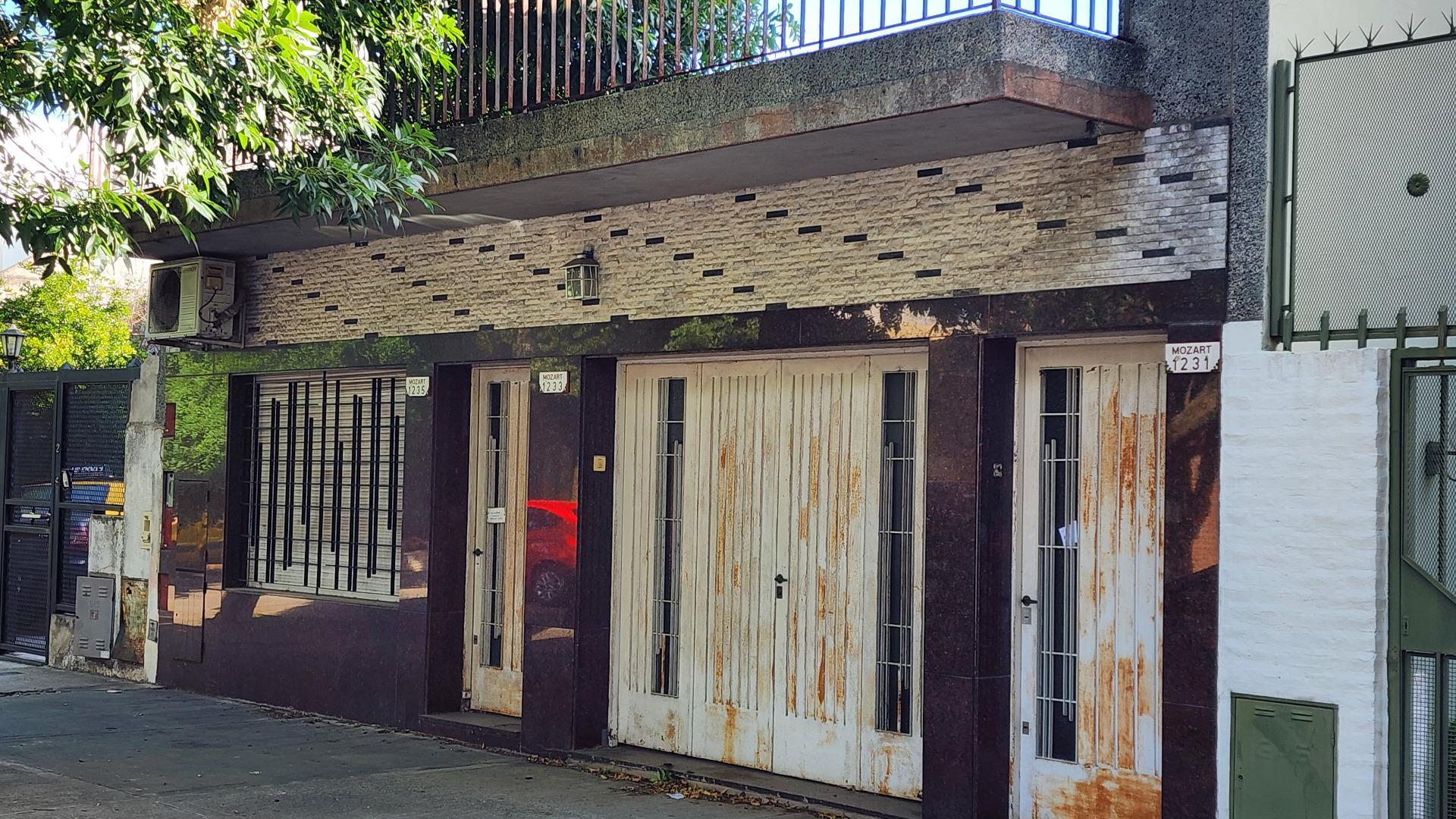 Casa a reciclar en lote propio de 8,66 x 30