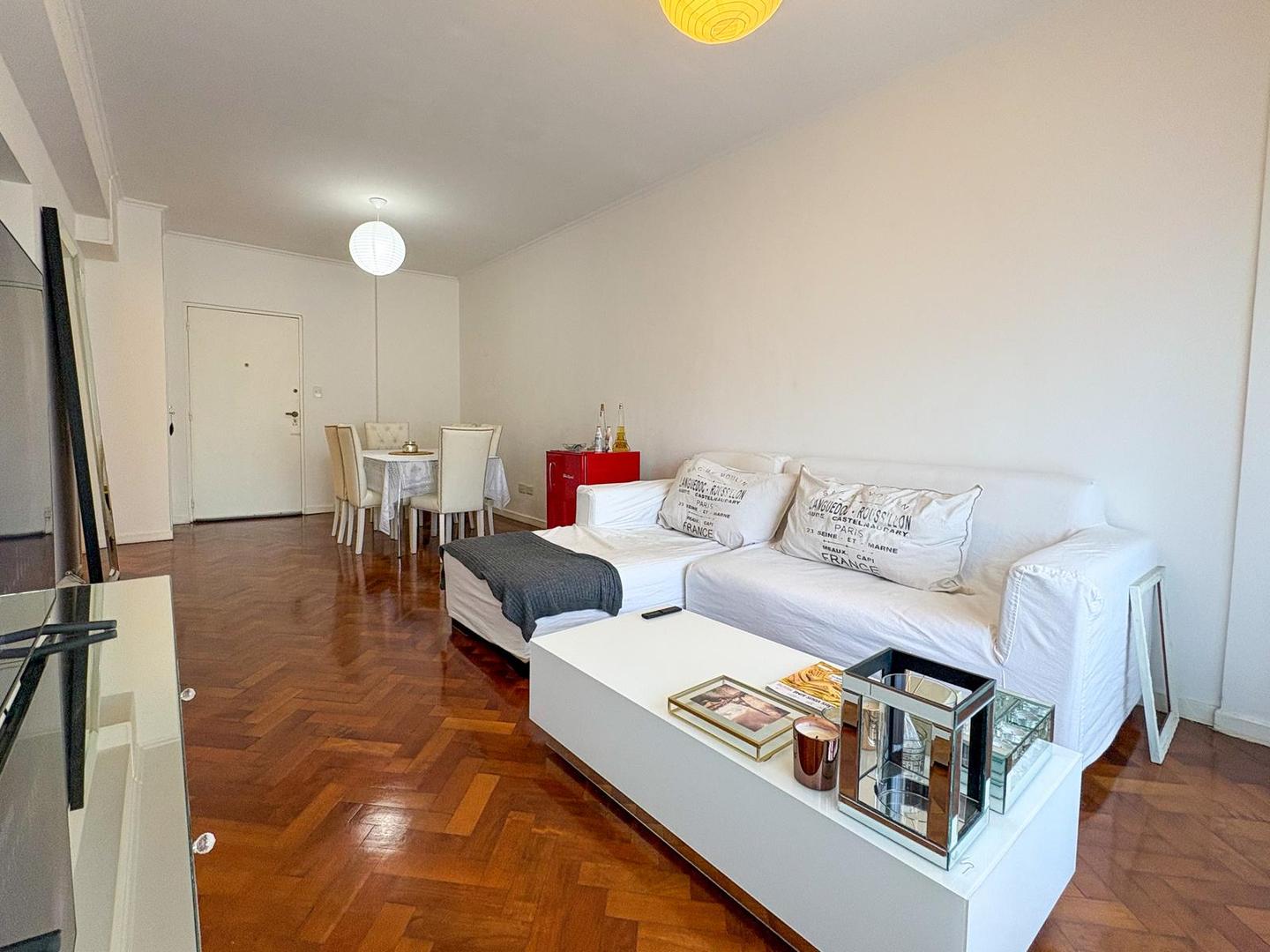 Alquiler Departamento 2 amb con balcón, Callao y Santa Fe, Recoleta.