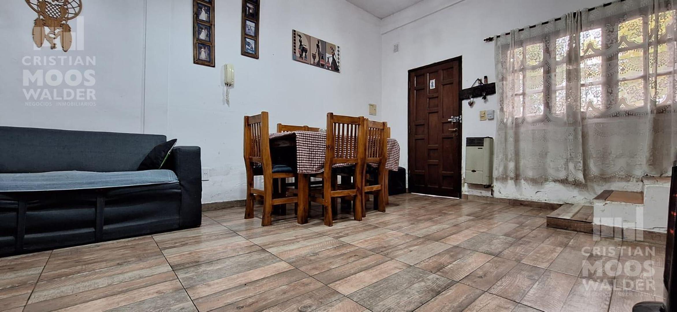 Casa 6 ambientes con 2 baños