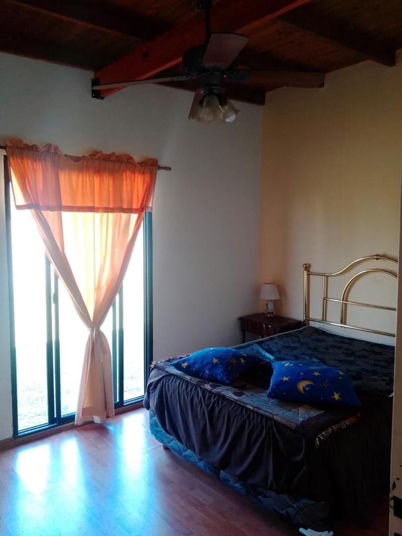 Excelente casa en Domselaar Chico - Sobre 2 terrenos.