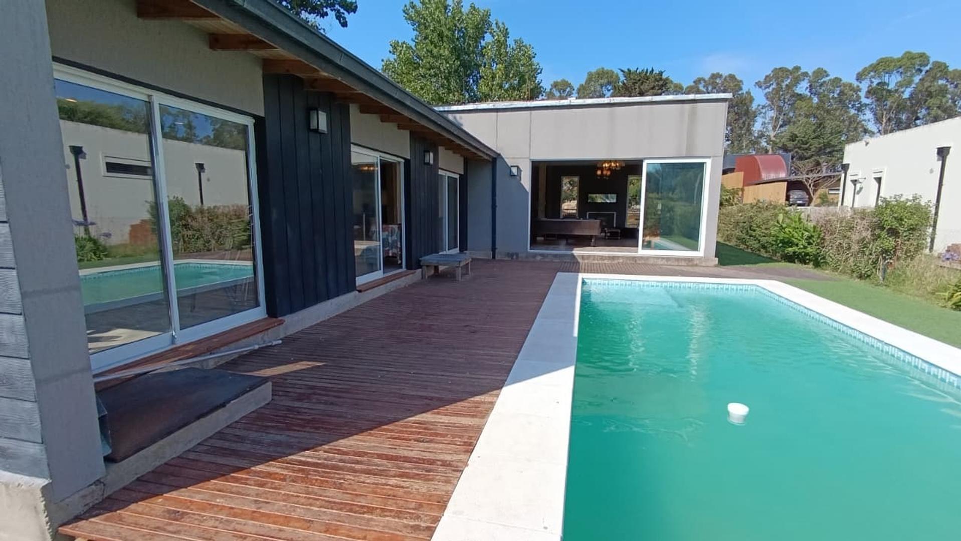 Casa 3 ambientes con 1 baño