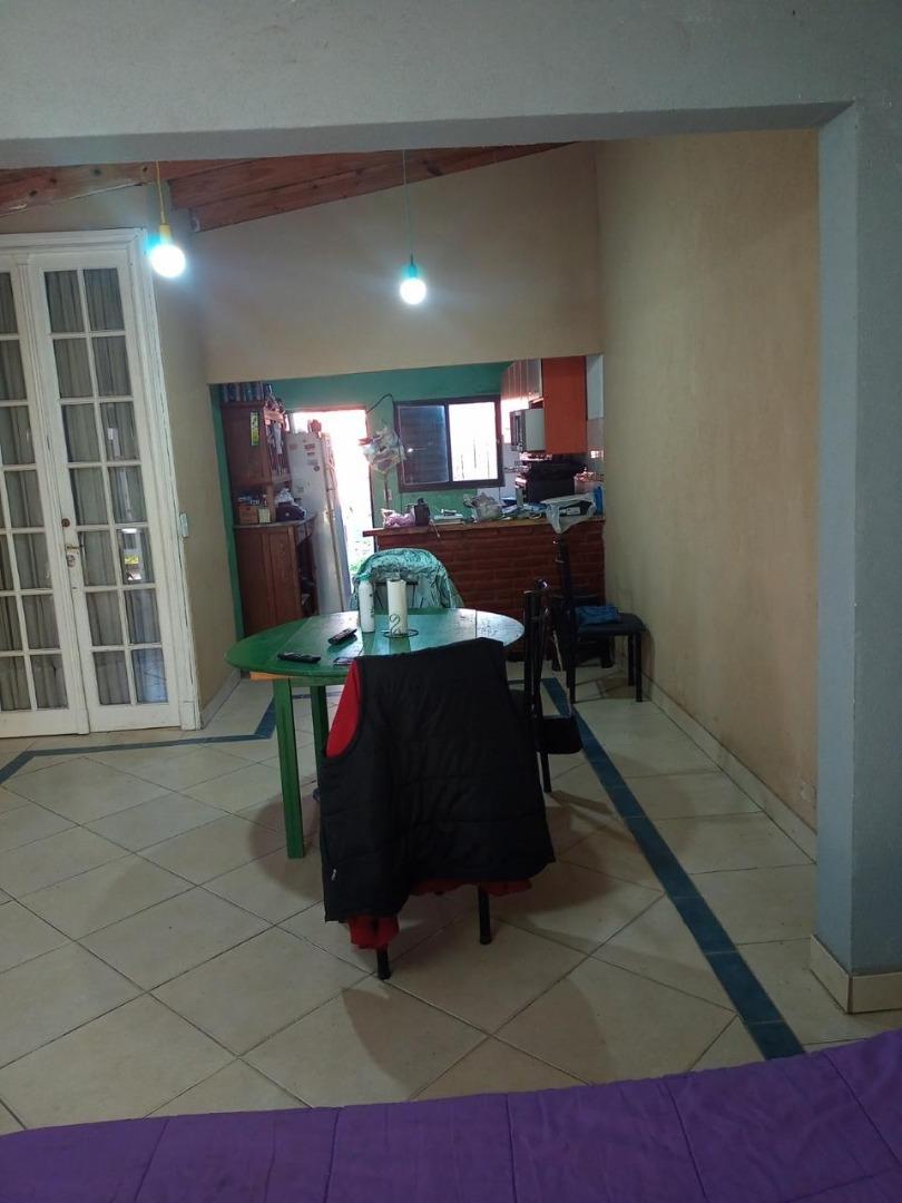 Casa en Venta con 4 cocheras