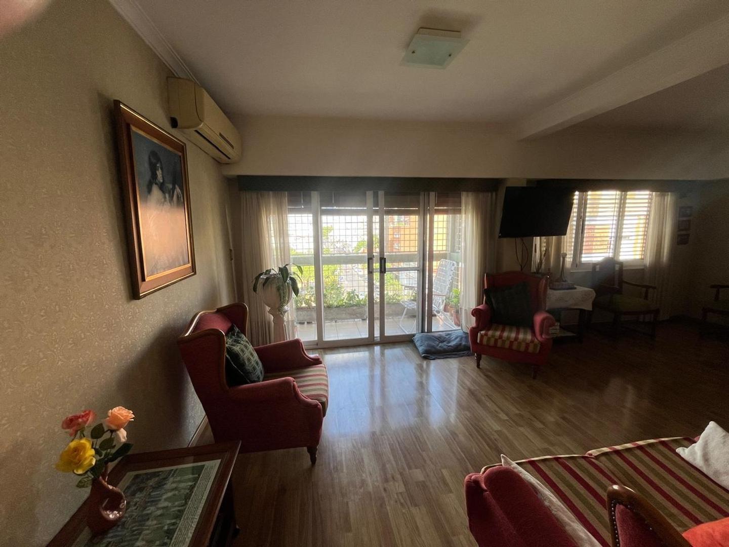 San Martin 199 , Piso 5