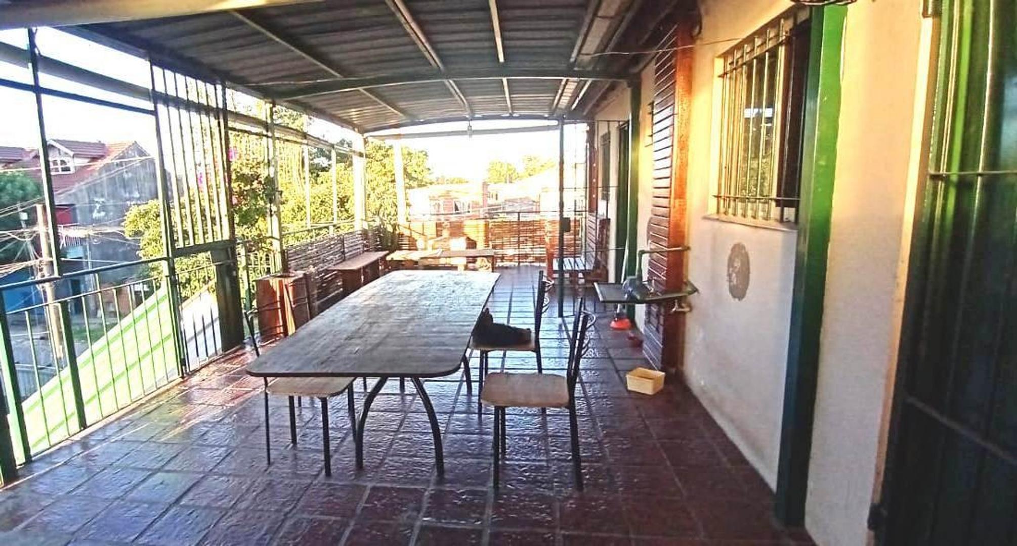 Casa 4 ambientes con 1 baño