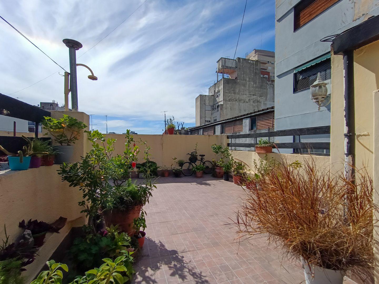 Departamento 4 ambientes con 2 baños