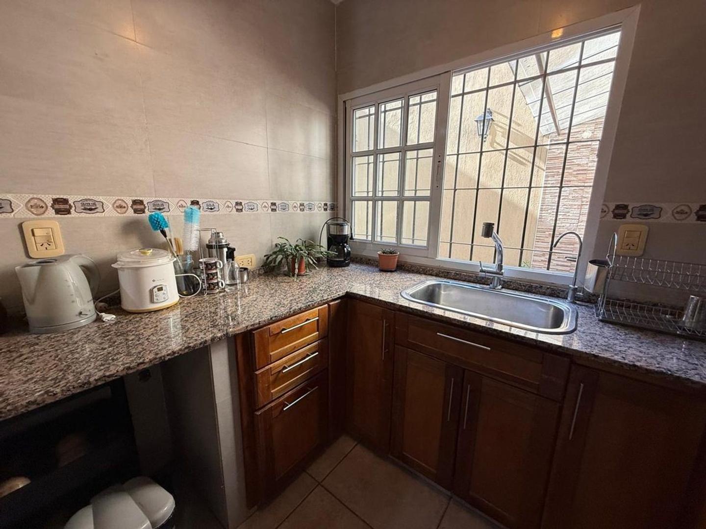 VENTA DUPLEX LOTE PROPIO- GARAGE- PATIO-LINIERS