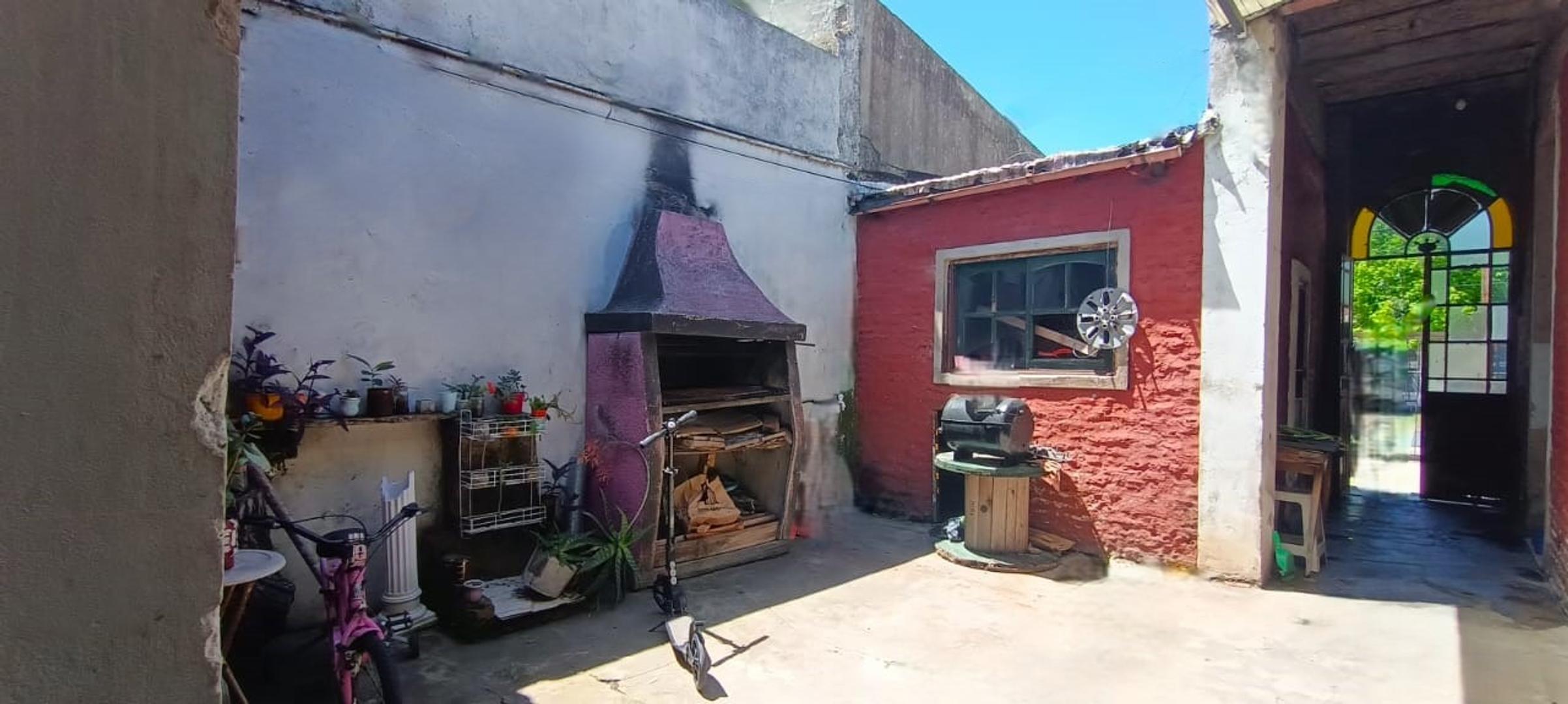 Casa en Venta con 3 cocheras