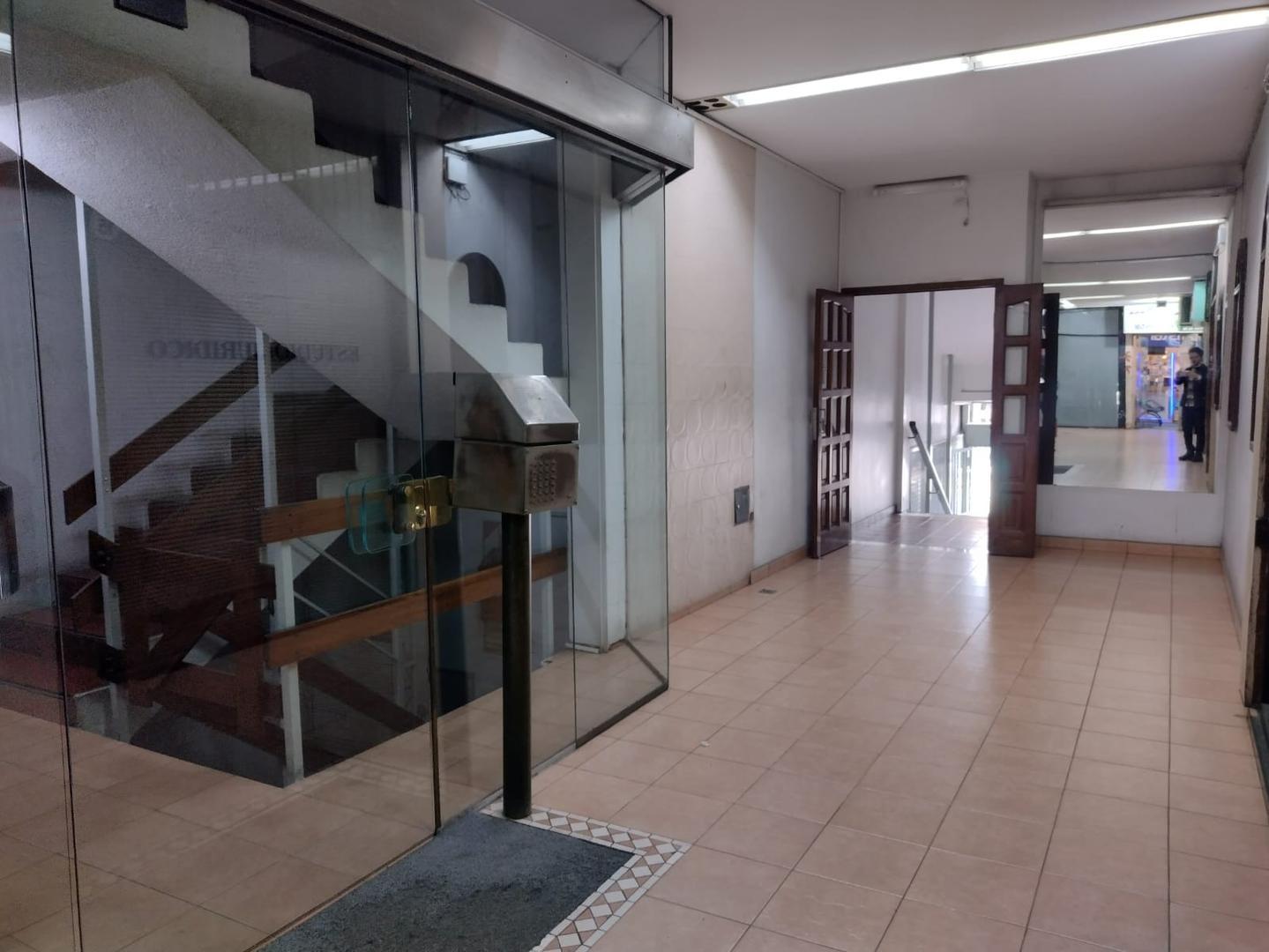 Local en Alquiler en Villa Ballester, $ 320.000