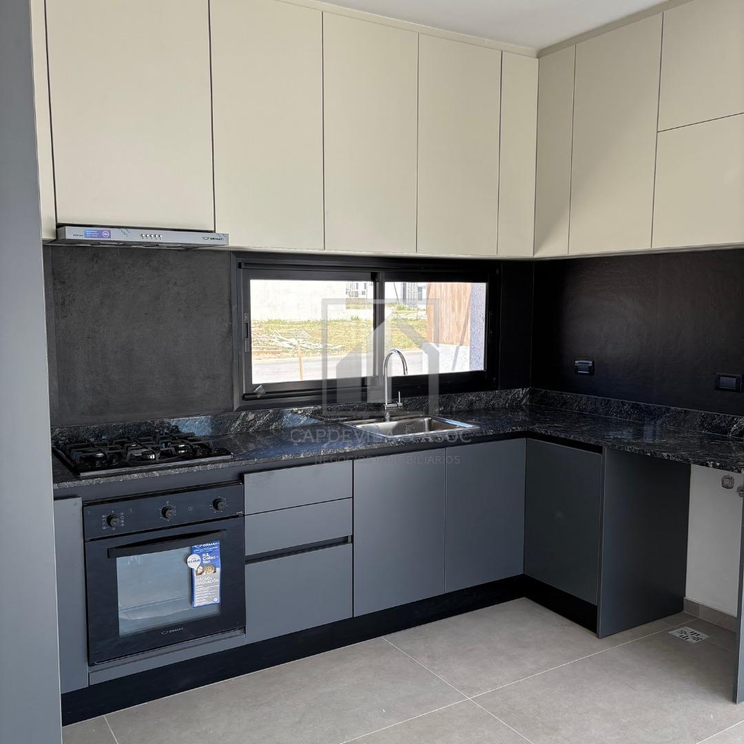 Casa en Venta en Barrio Rincones de Manantiales, USD 210.000