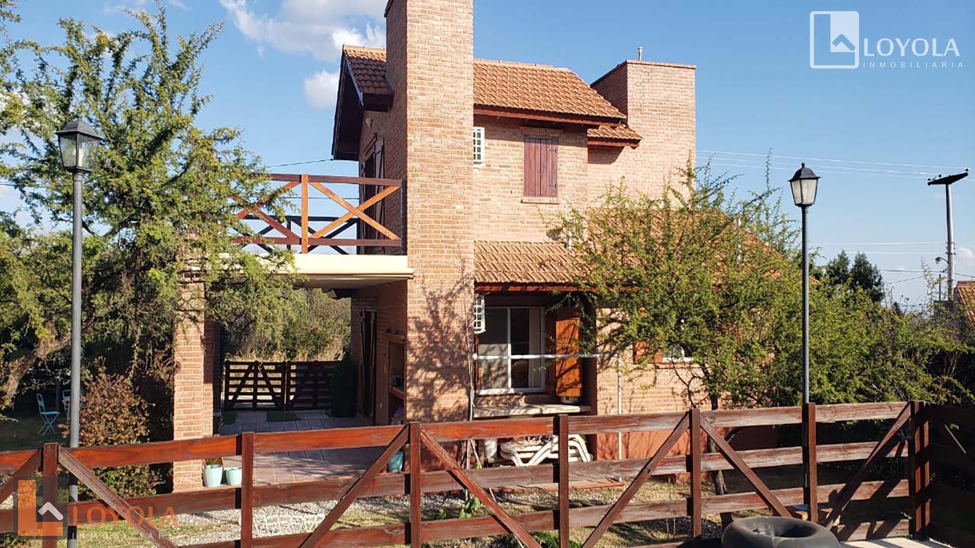 Casa en Venta con 2 cocheras