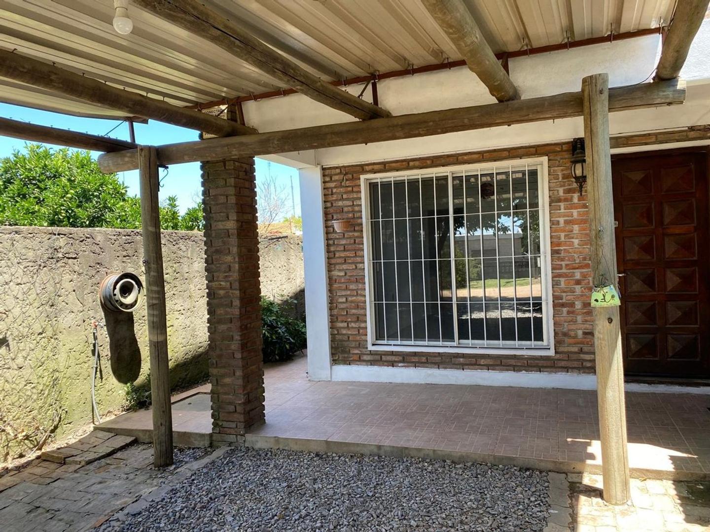 Casa 4 ambientes con 1 baño