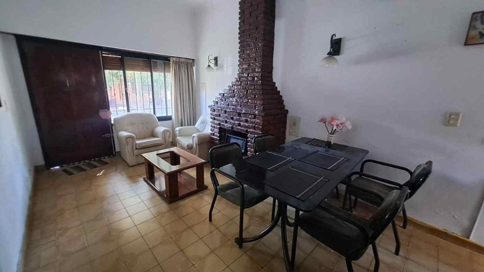 VENTA CASA 3 AMBIENTES CON TERRAZA EN AVELLANEDA