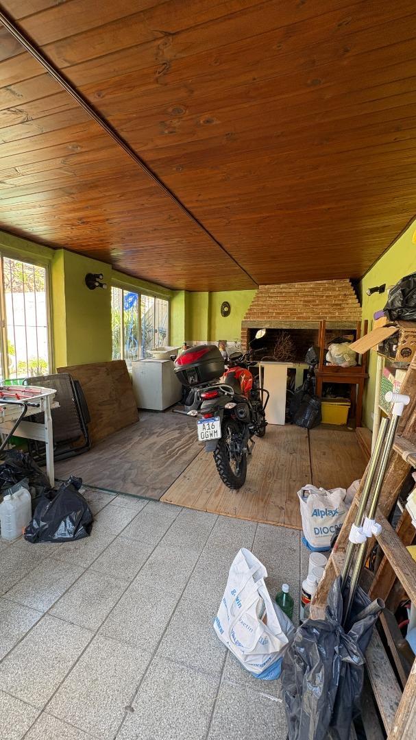 Casa en Venta con 3 cocheras