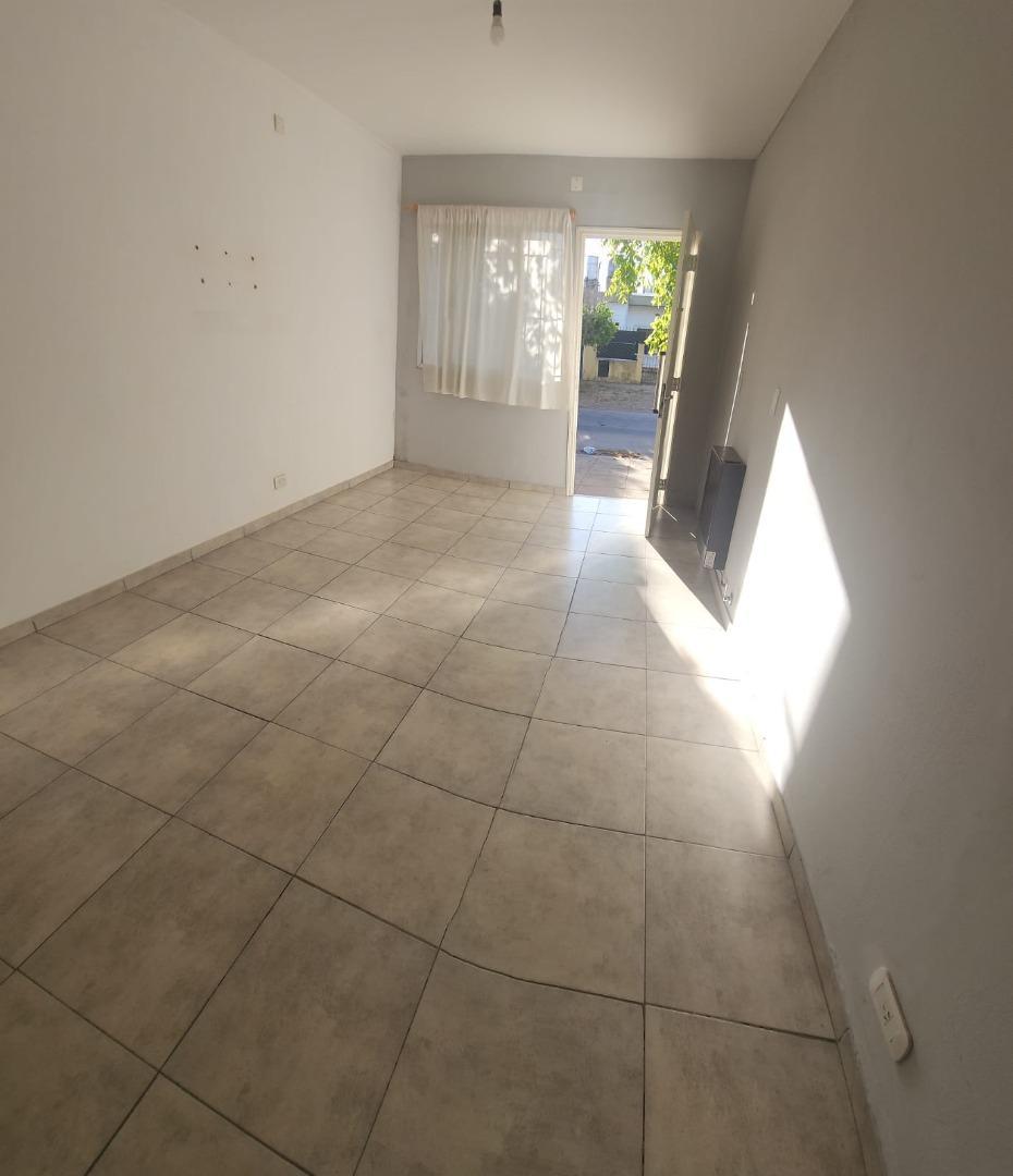 Depto Tipo Casa en Alquiler de 1 dormitorio