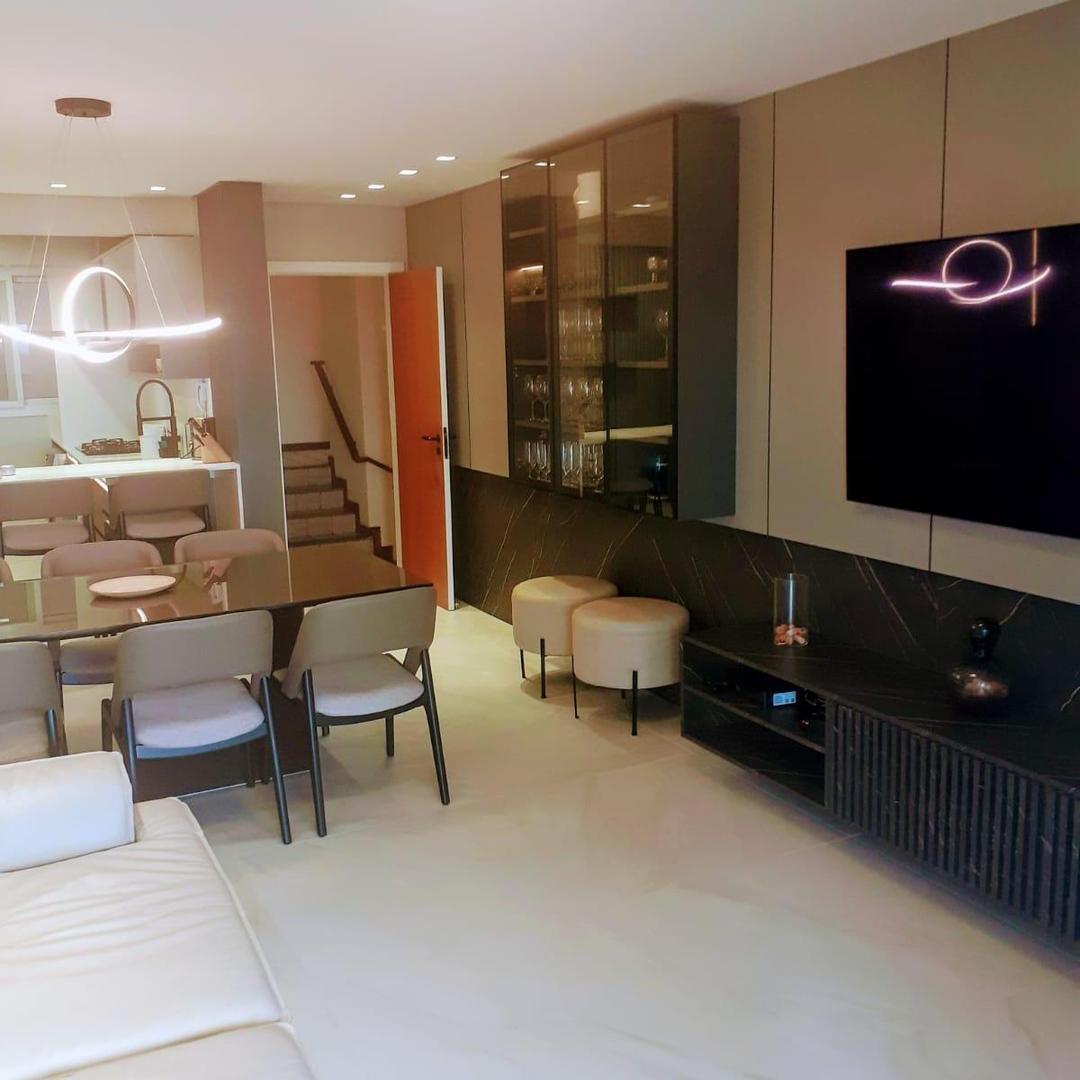 Ingleses Norte, Brasil  Hermoso piso frente al mar, situado