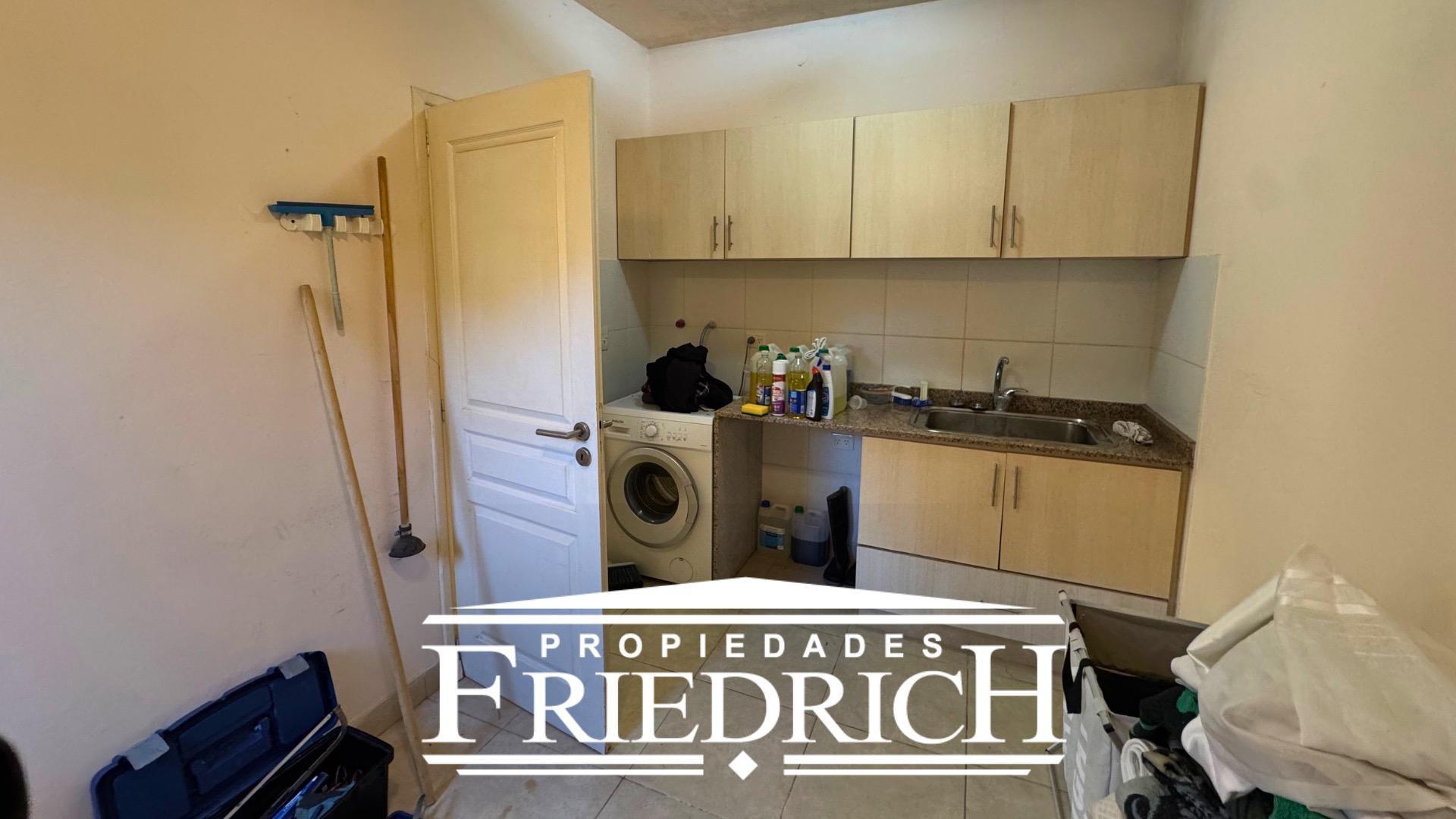 Casa 4 ambientes con 4 baños