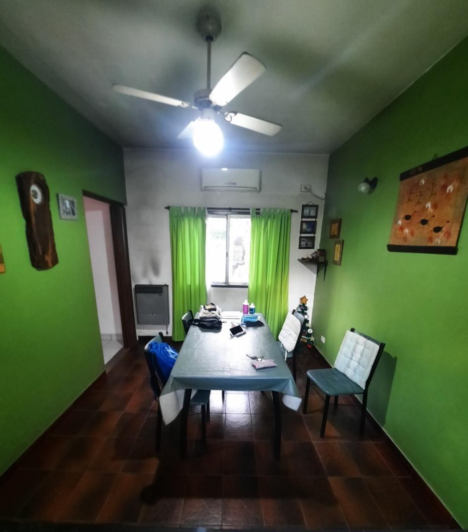 Casa 4 ambientes con 1 baño