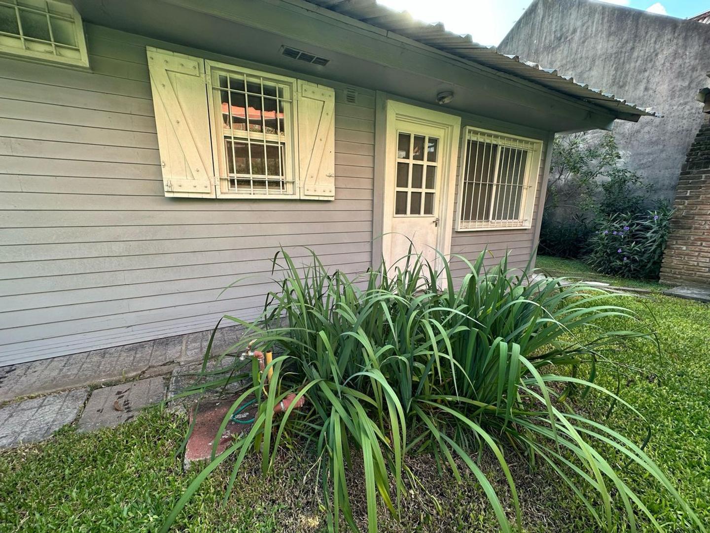 Casa 3 ambientes con 1 baño