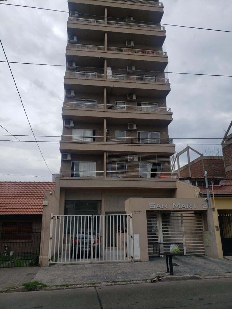SAN MARTIN CENTRO DEPTO. 3 AMB. C/BALCÓN CORRIDO