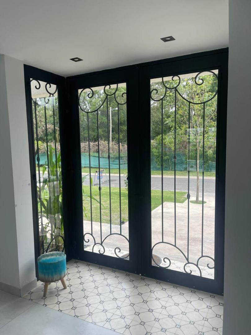 Casa 4 ambientes con 4 baños