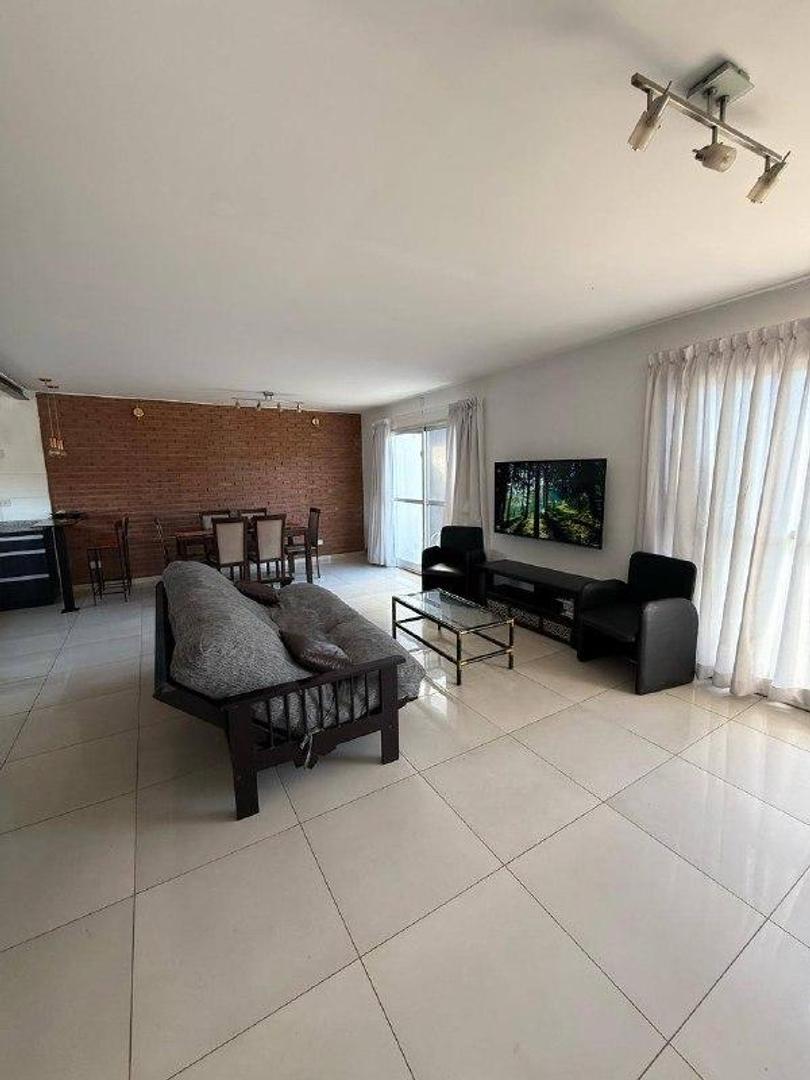 Casa en Alquiler en Funes, USD 1.500