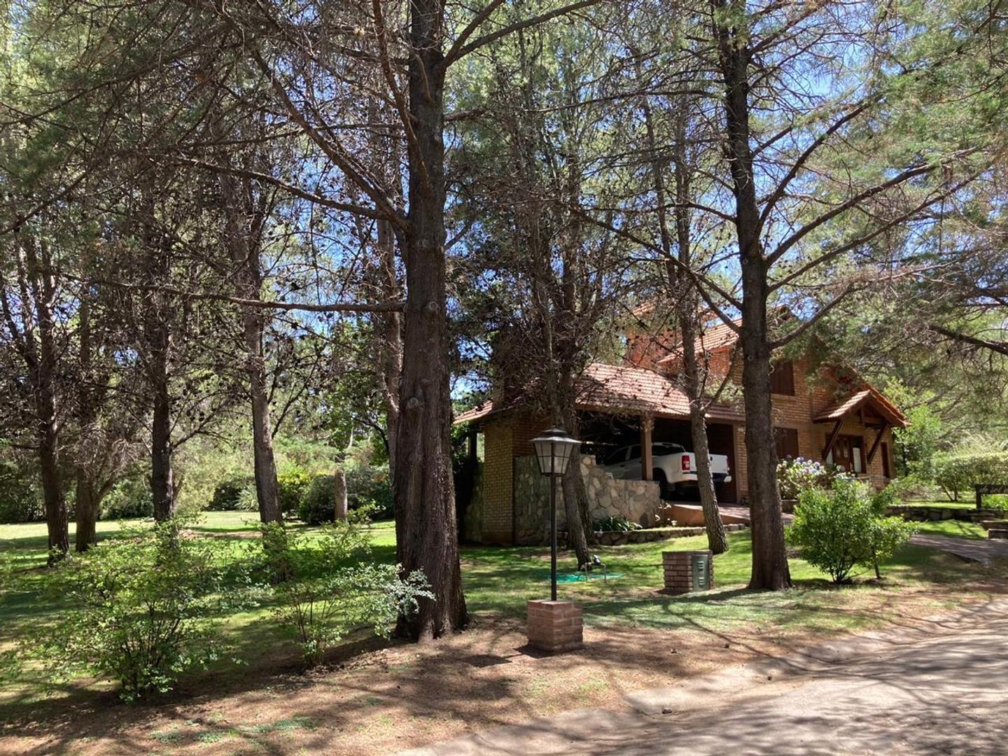 Casa en Alquiler Temporal con 2 cocheras