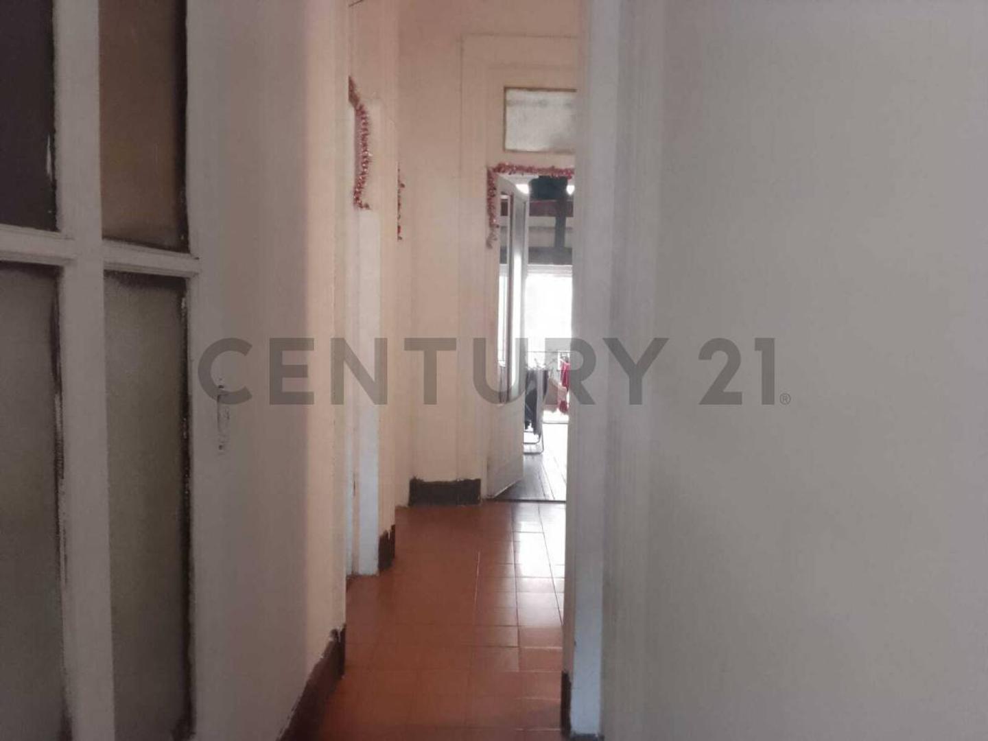 Venta Departamento 5 Ambientes en Balvanera