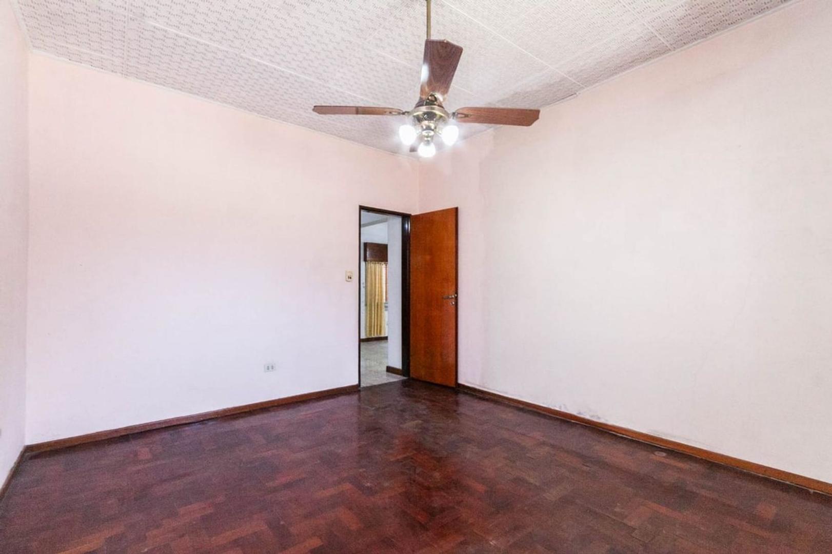 Casa 2 ambientes con 1 baño