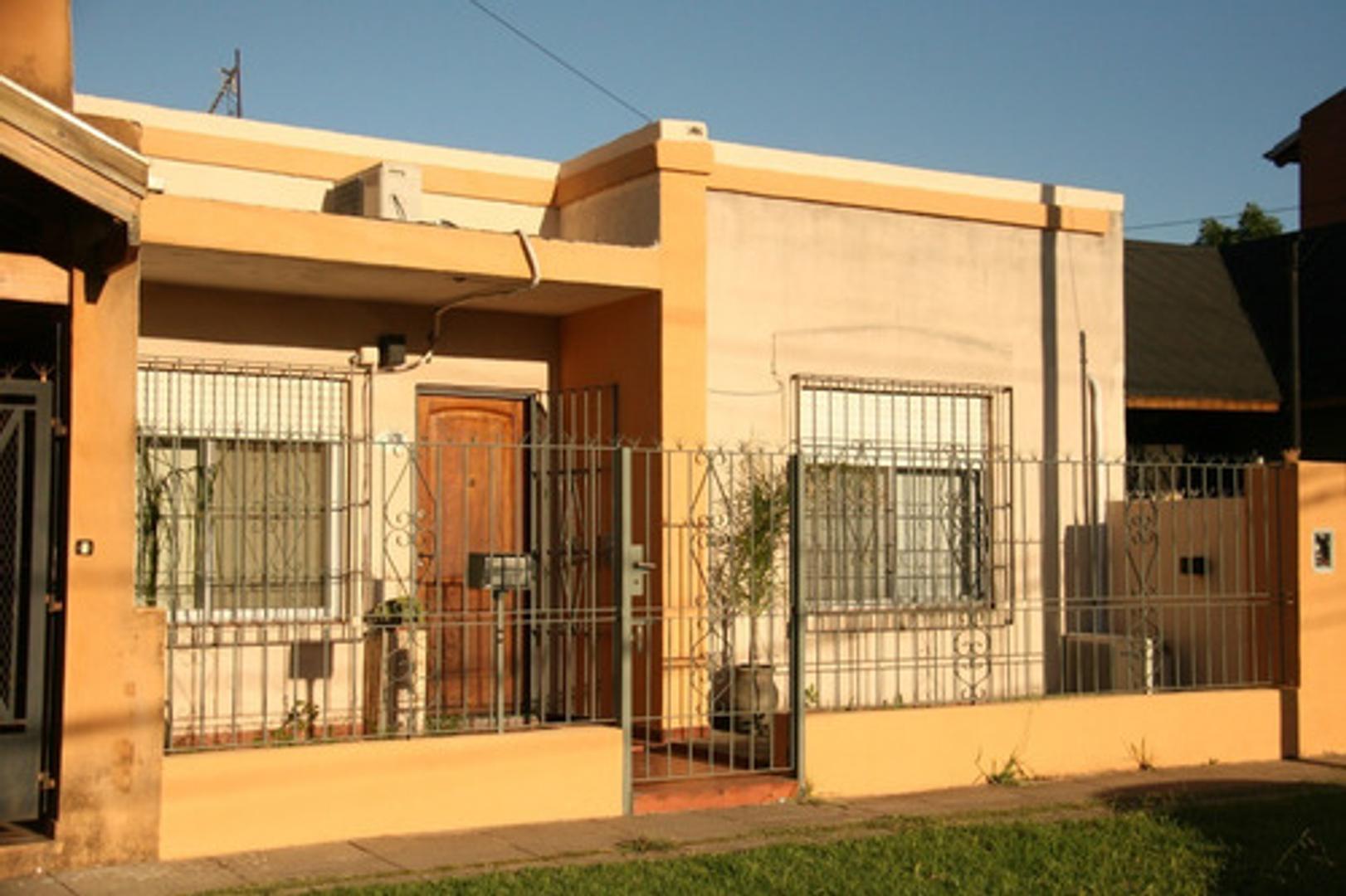 Casa Americana - 3 Ambientes Con Salida A 2 Calles - Villa T