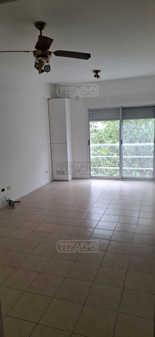 Departamento en Alquiler en Pilar Del Este, $ 500.000