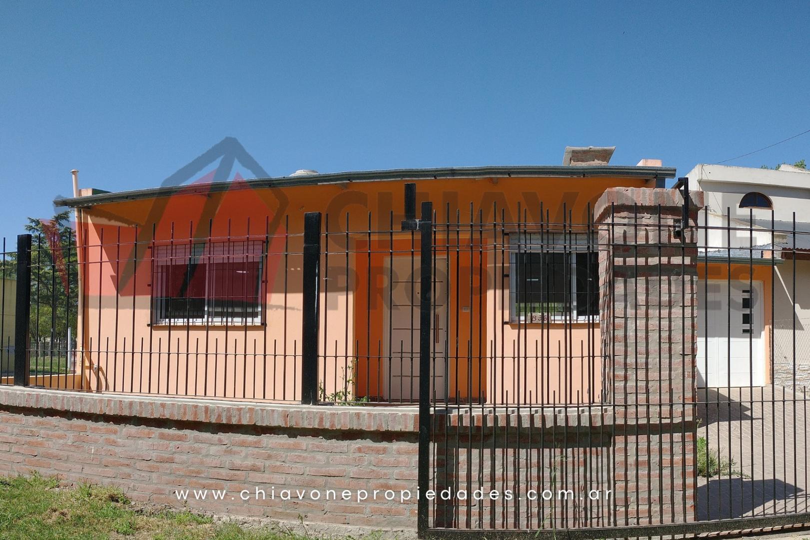 Casa 3 ambientes con 2 baños