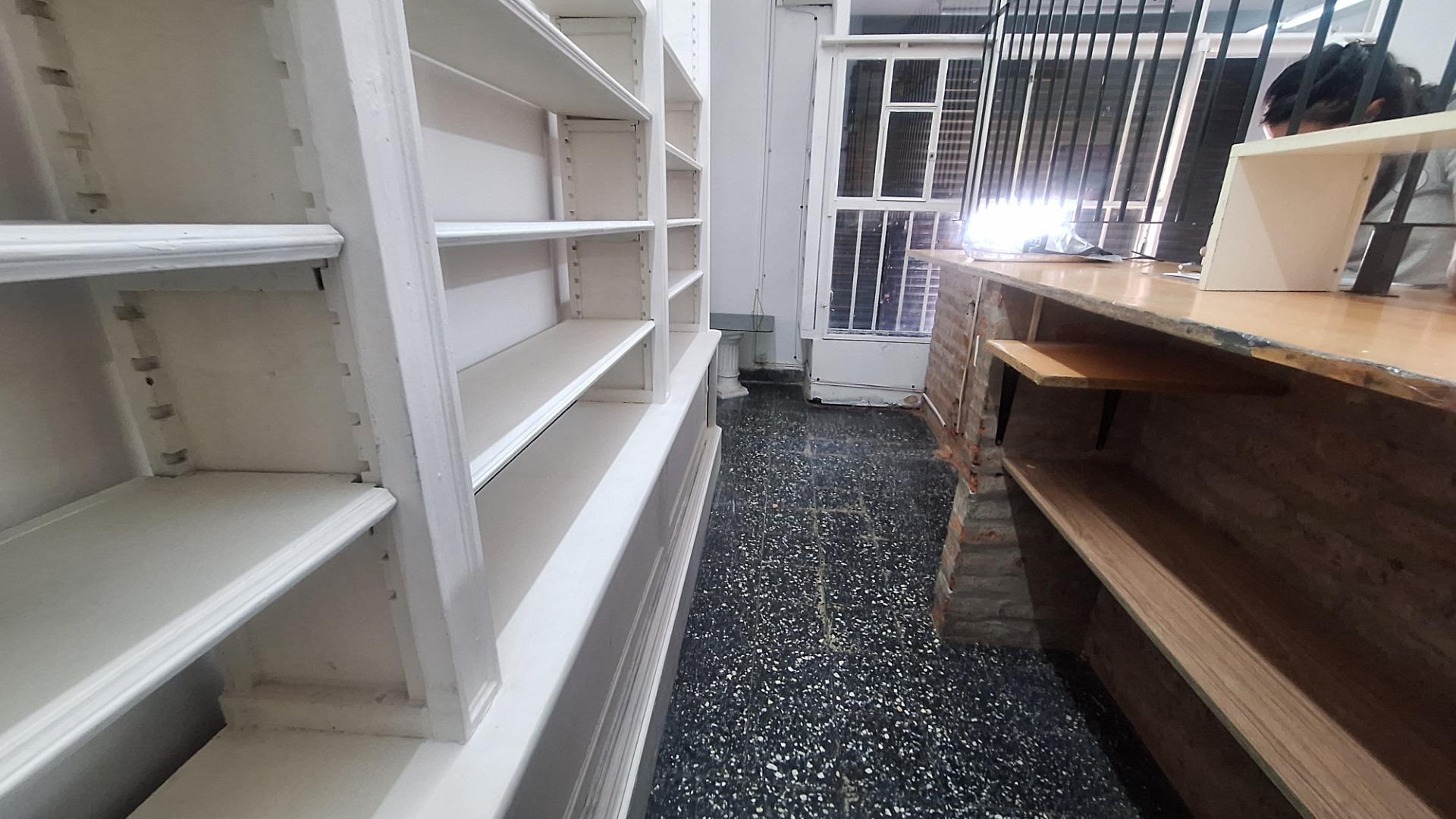 ALQUILER DE LOCAL * RUBROS VARIADOS