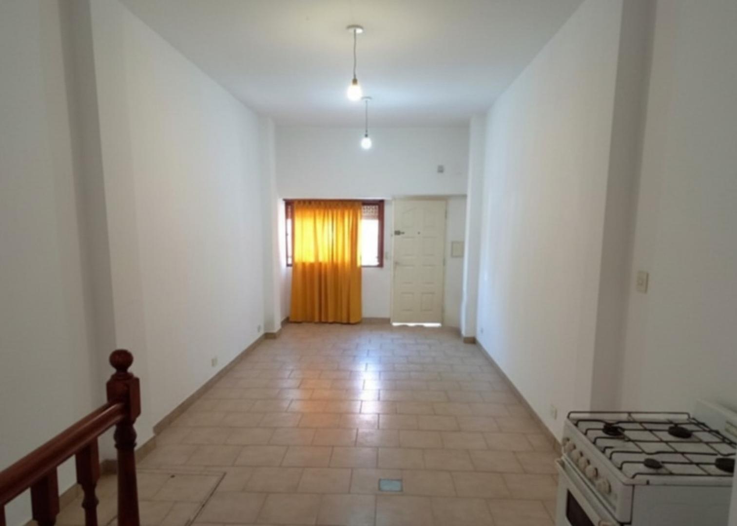 Dúplex en Venta 2 ambientes con Patio y Lavadero El Palomar