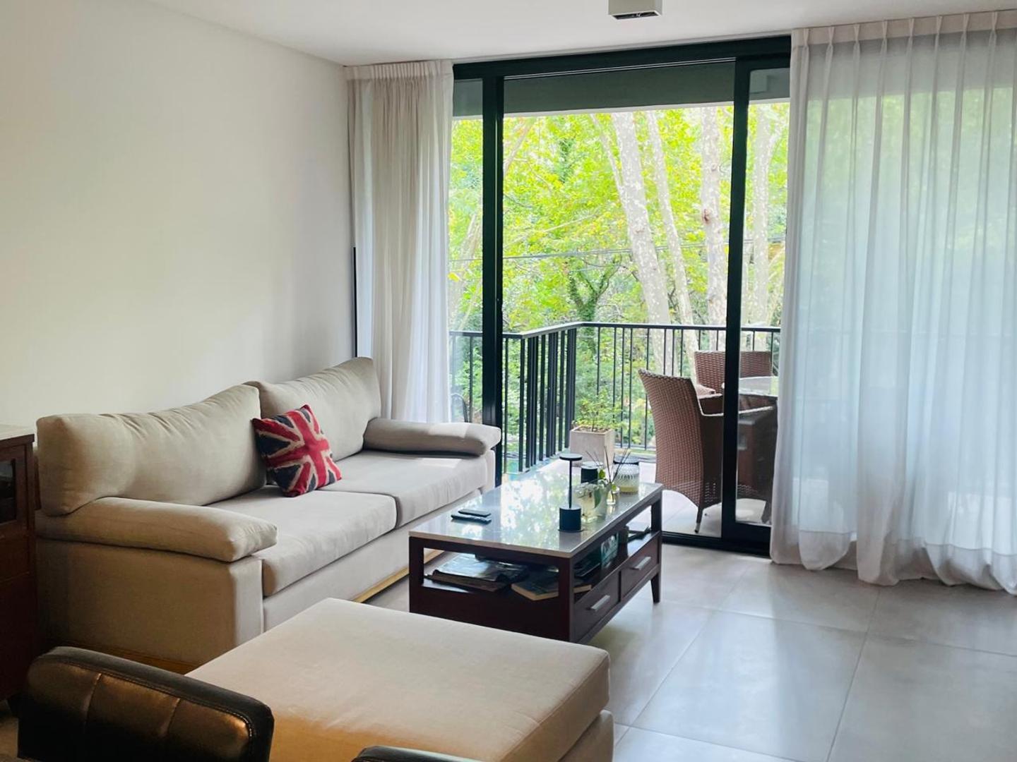 Intendente Tomkinson 300