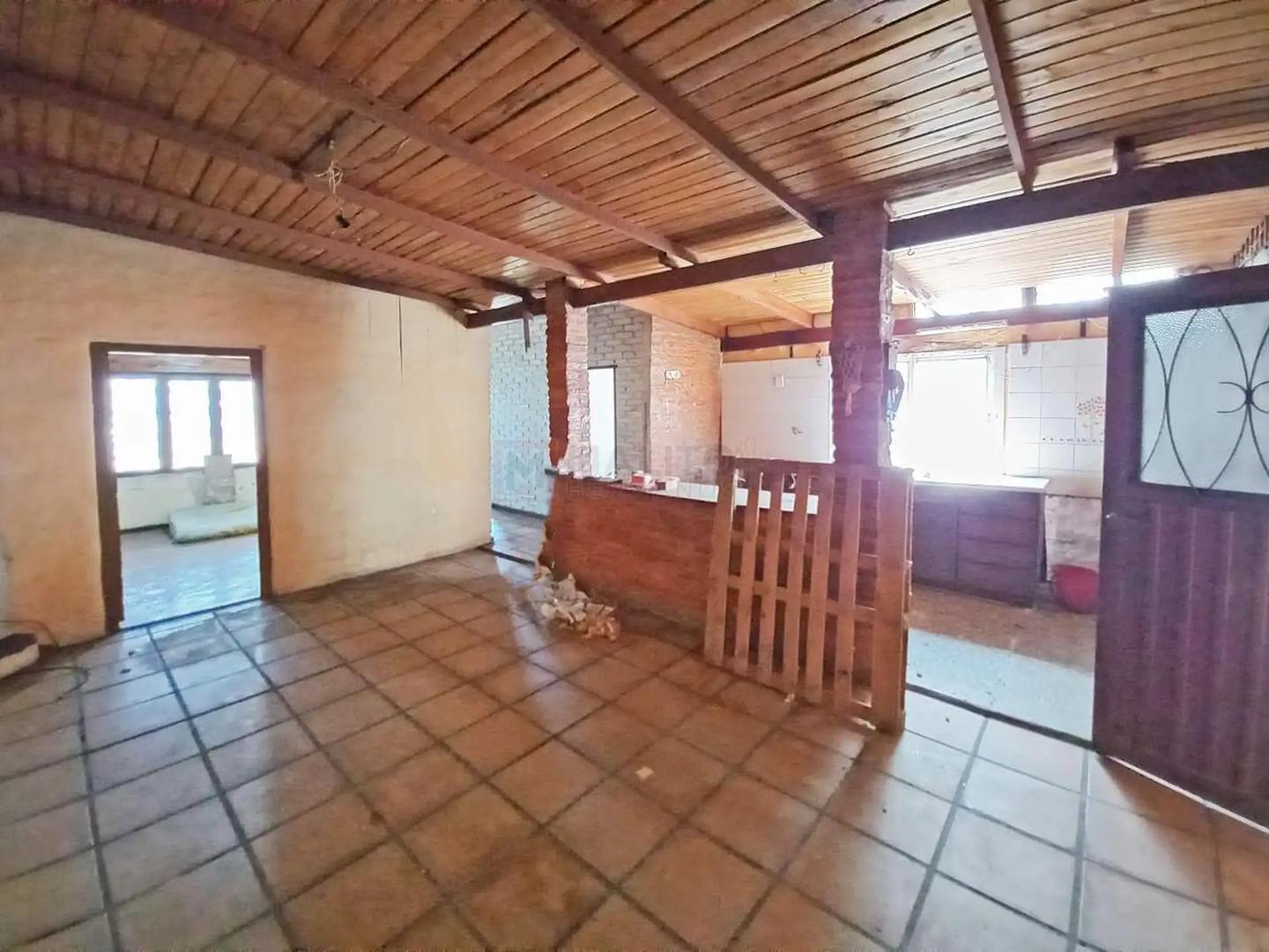 Venta Casa Lote Propio 3 Ambientes con Patio, Garage, Galpón