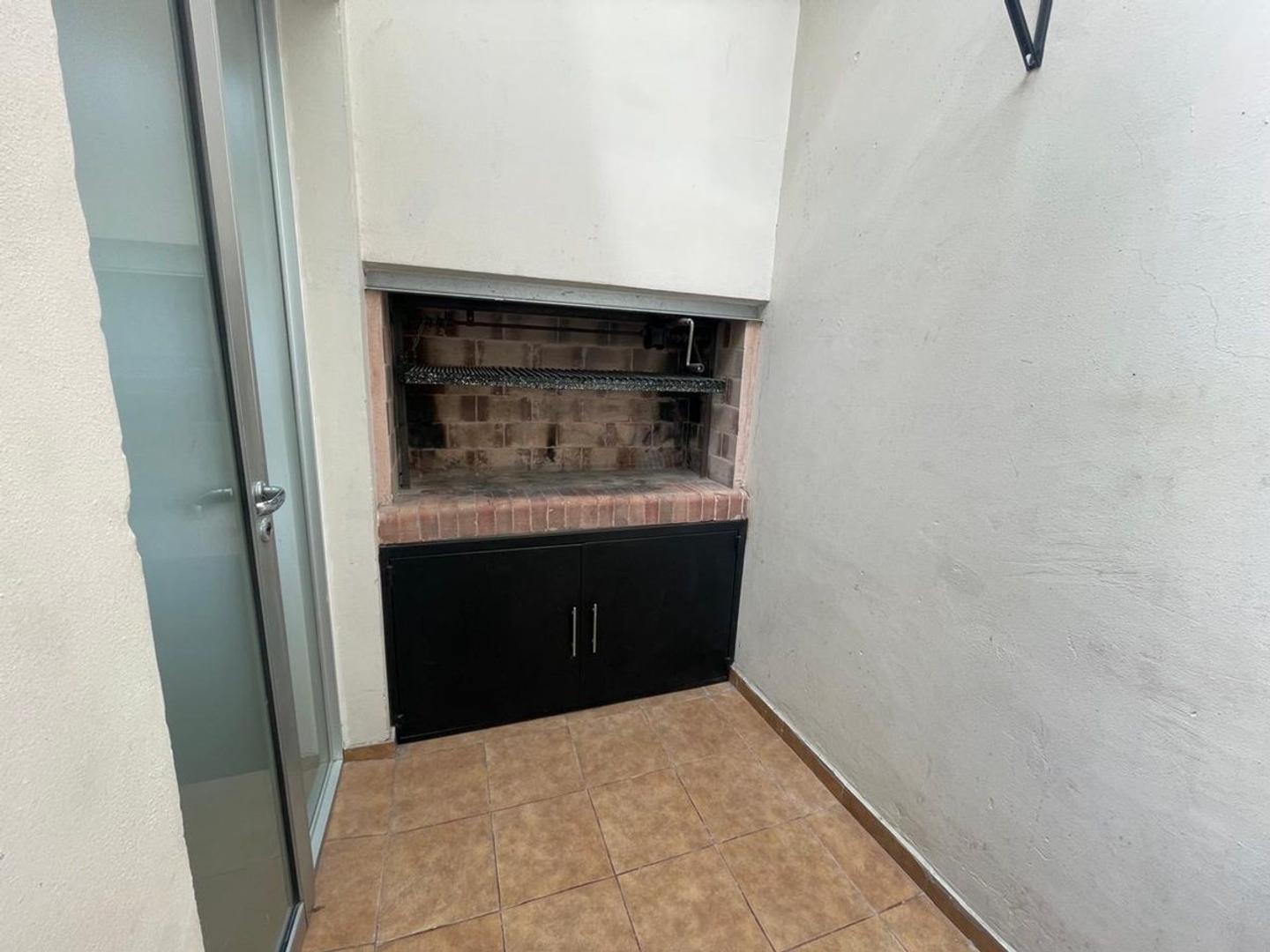 HERMOSO DEPTO 2 AMB C/ BALCON PATIO Y PARRILLA