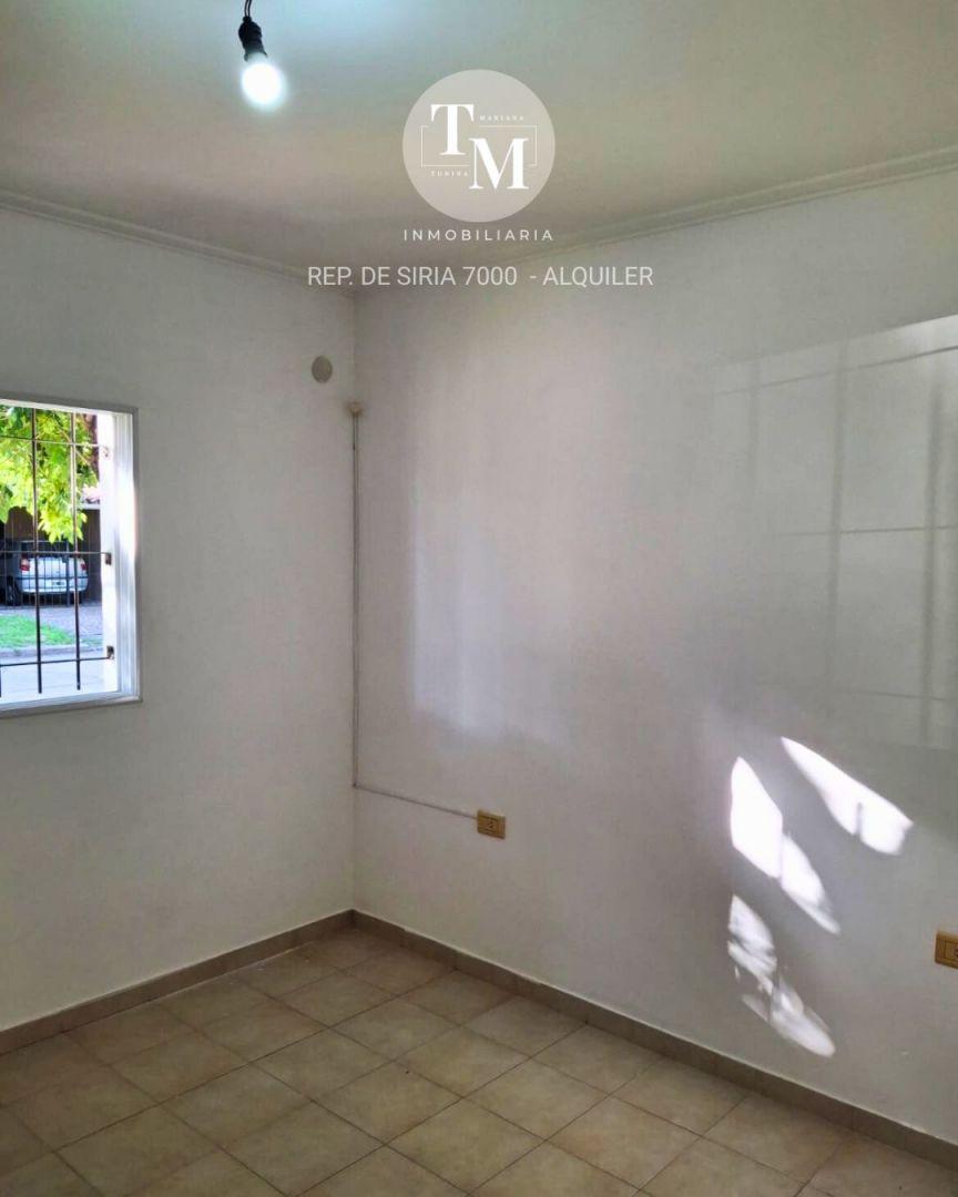 Casa en Alquiler con 1 cochera